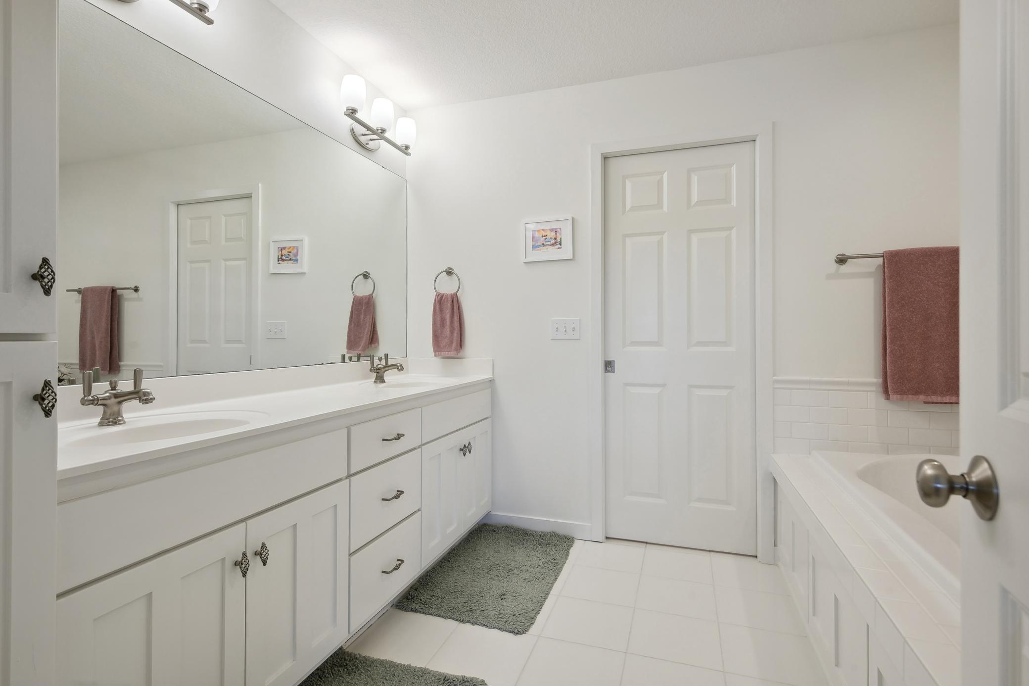 2315 Lost Lake Ct, Mound, MN