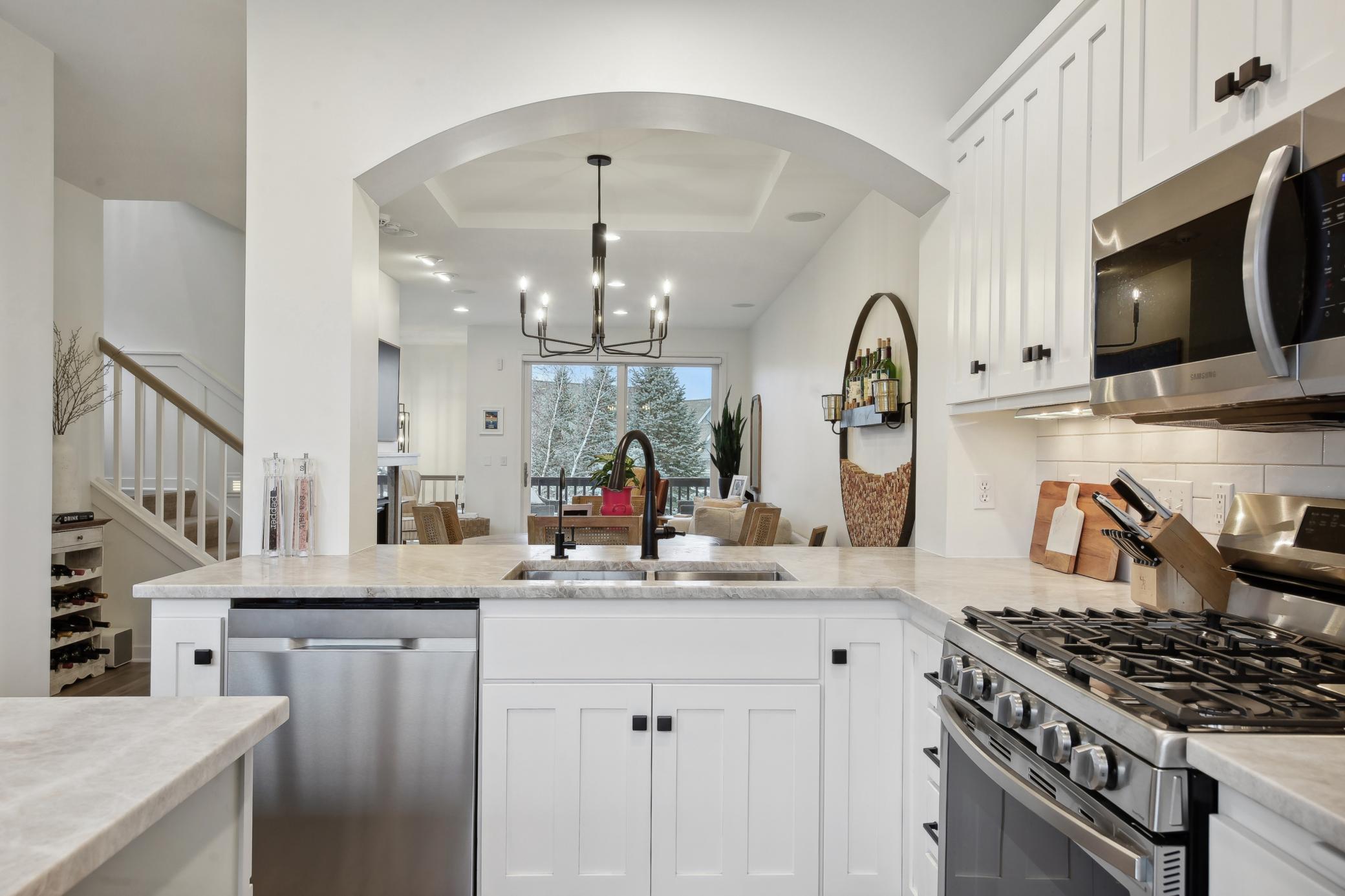 2315 Lost Lake Ct, Mound, MN