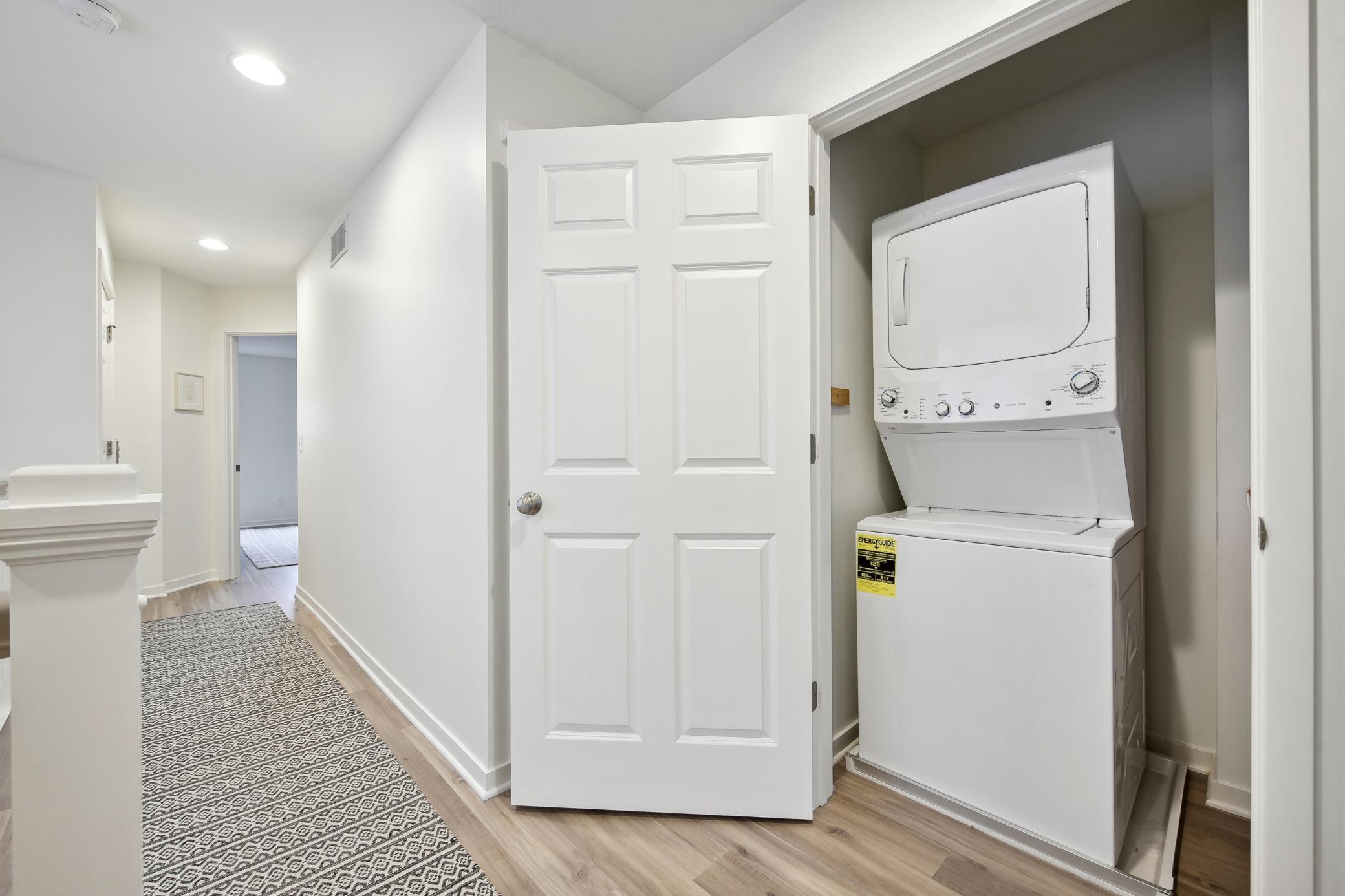 2315 Lost Lake Ct, Mound, MN