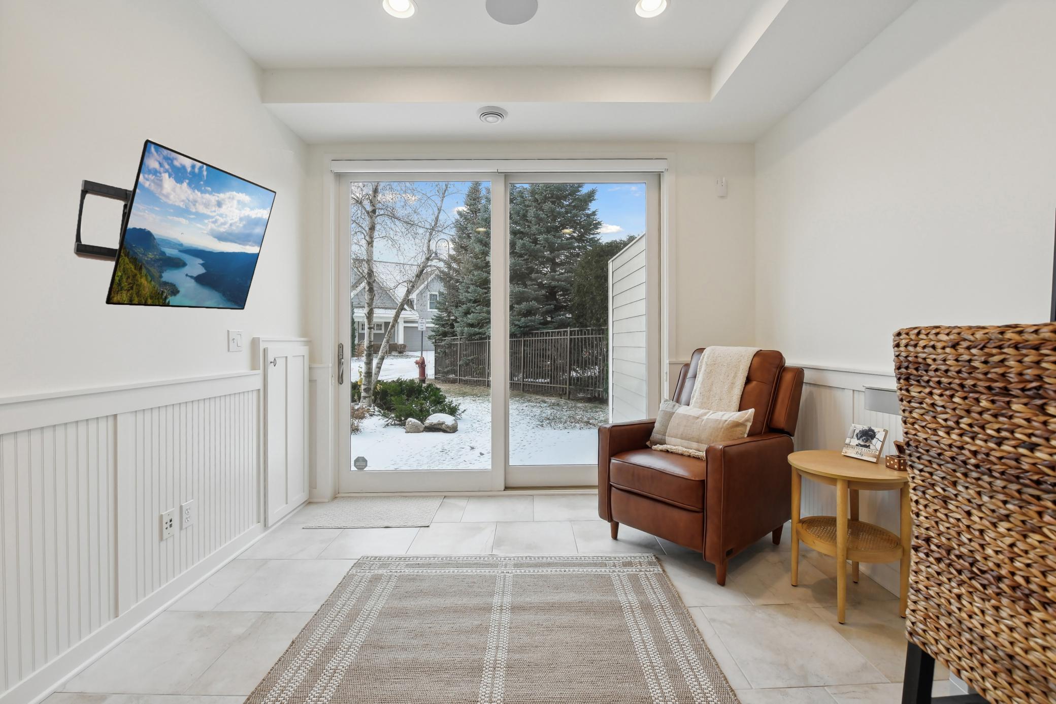 2315 Lost Lake Ct, Mound, MN