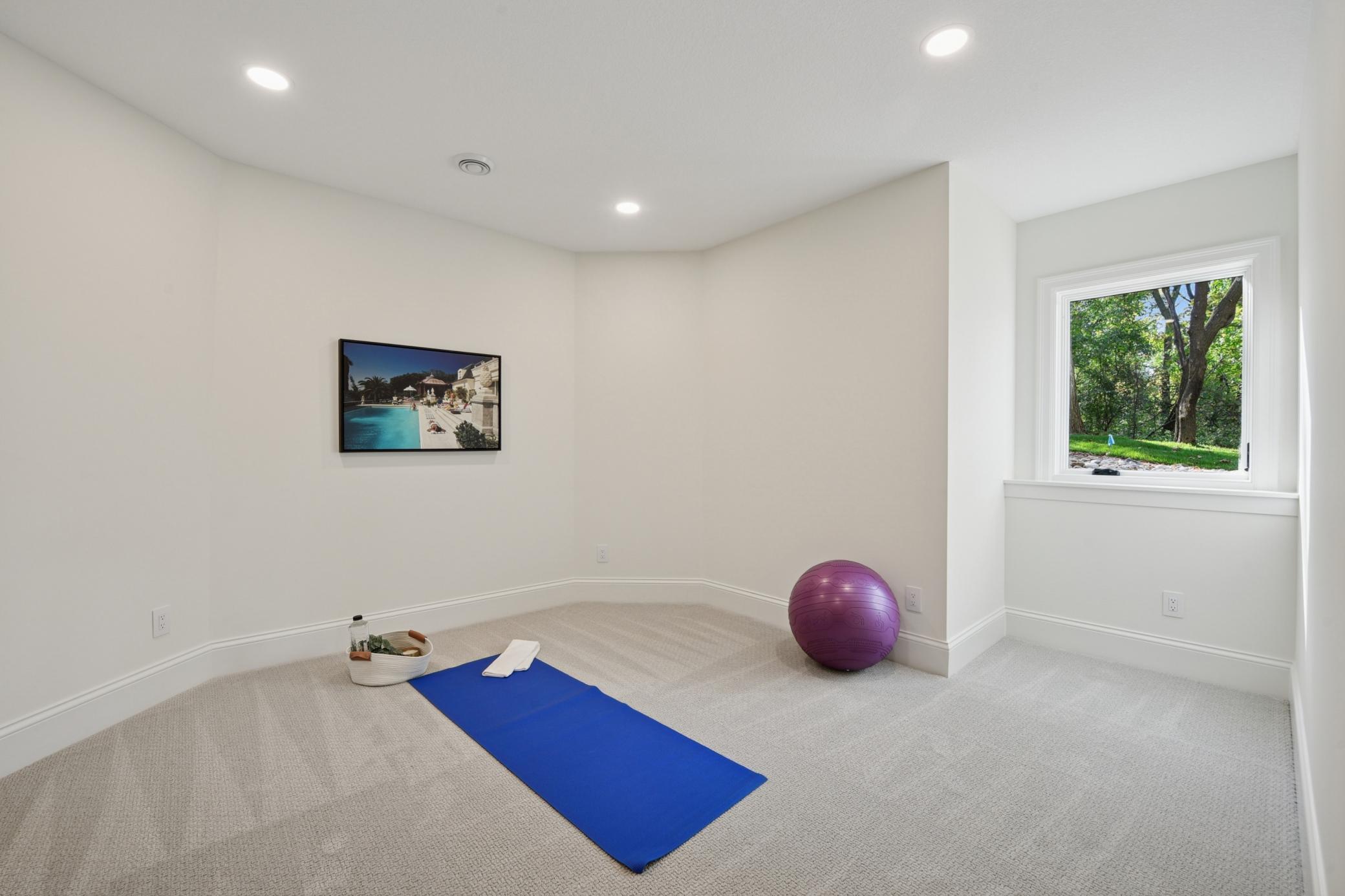 9414 US-12, Independence, MN