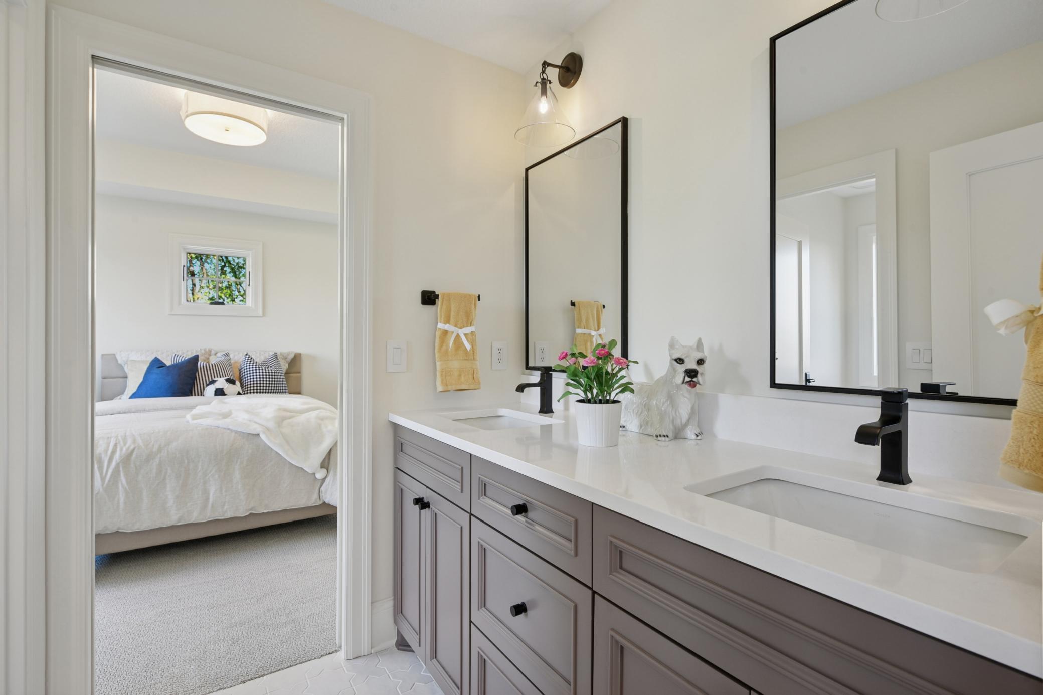 9414 US-12, Independence, MN