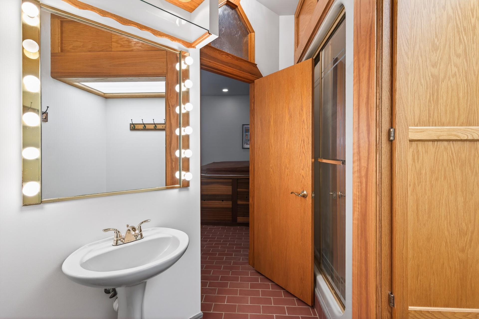 55 Interlachen Drive, Tonka Bay, MN