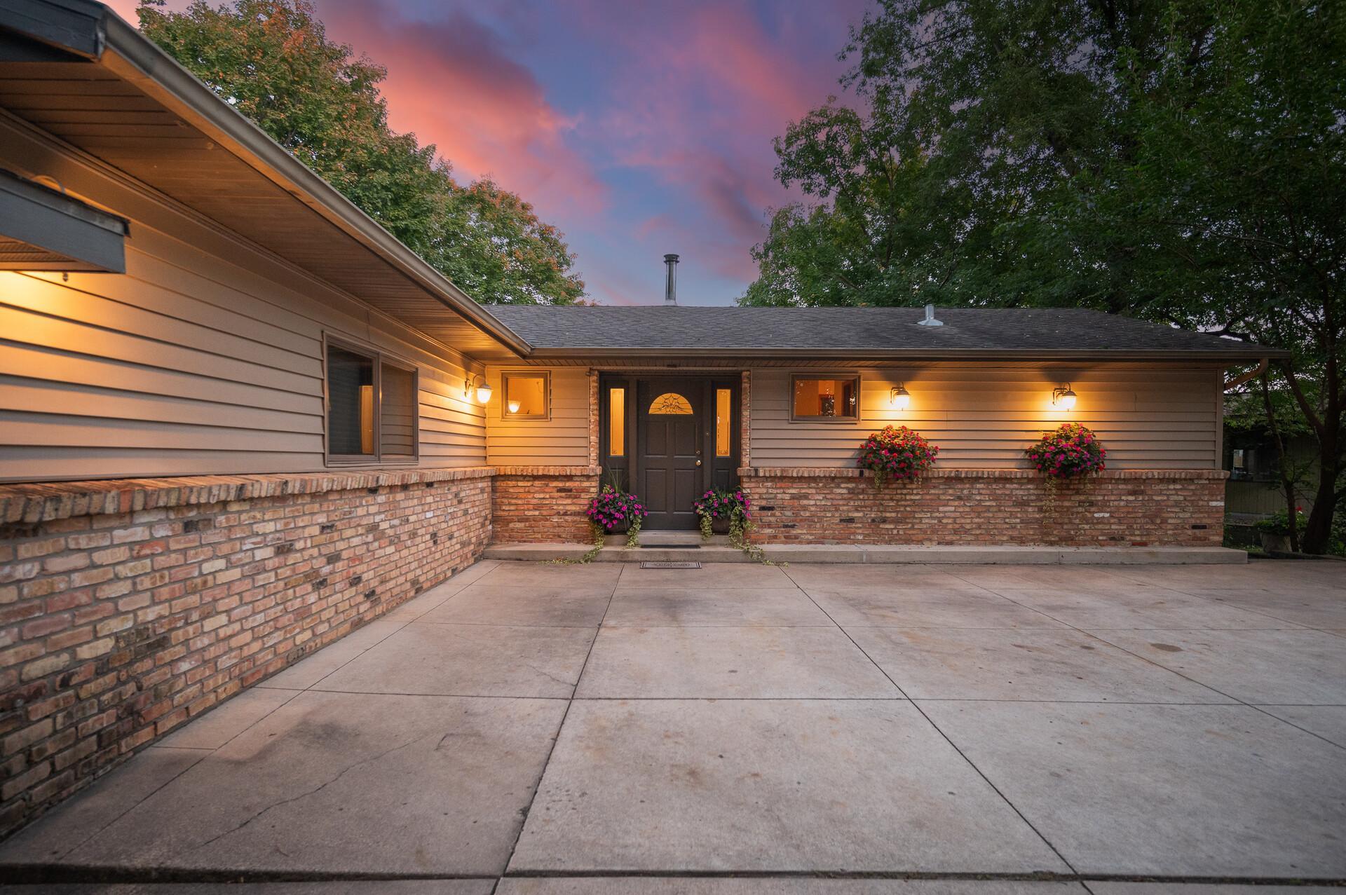 55 Interlachen Drive, Tonka Bay, MN