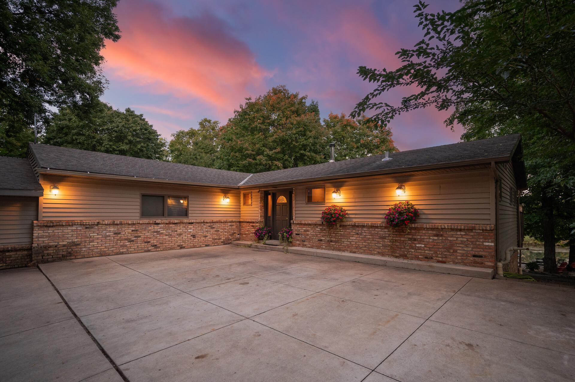 55 Interlachen Drive, Tonka Bay, MN