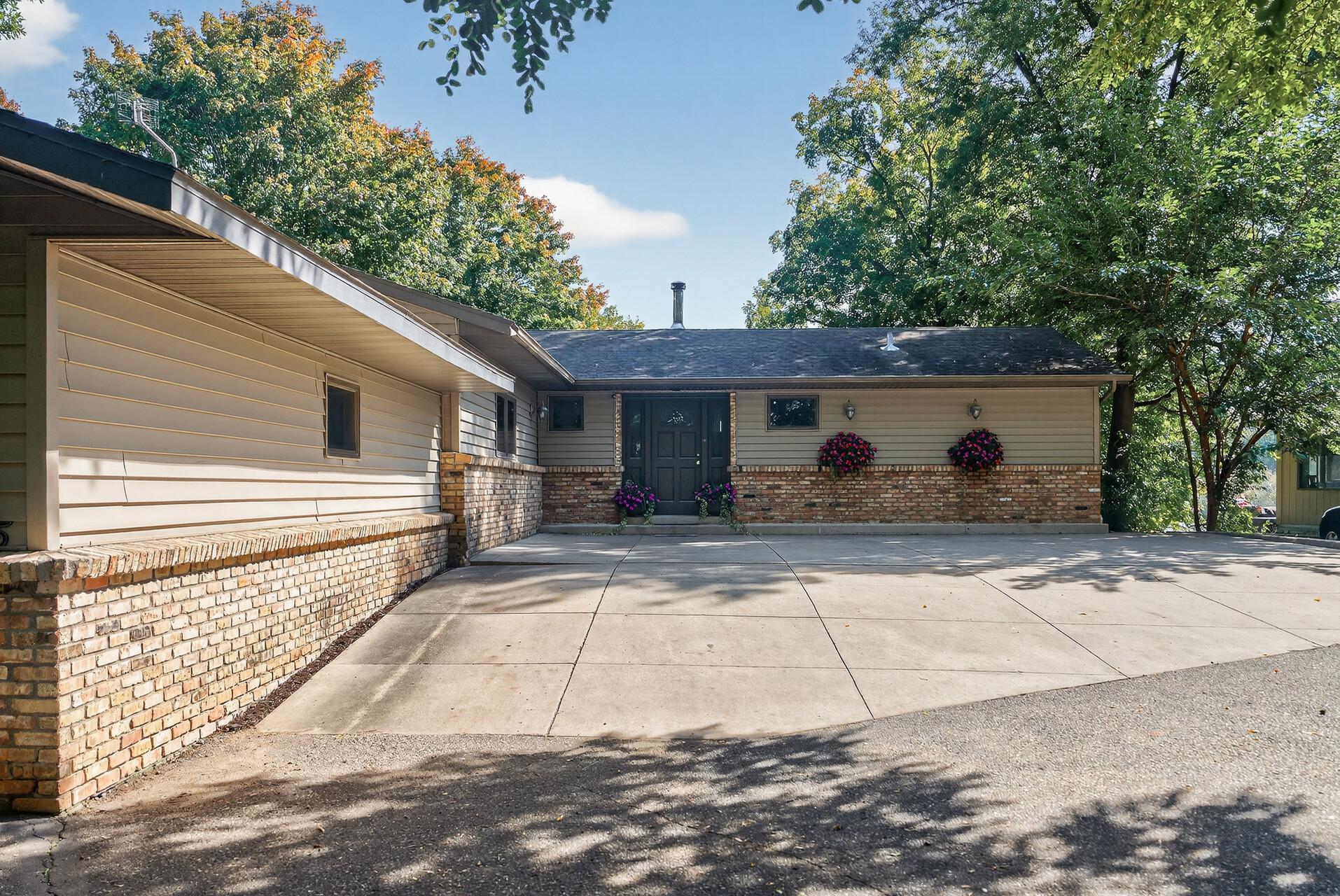 55 Interlachen Drive, Tonka Bay, MN