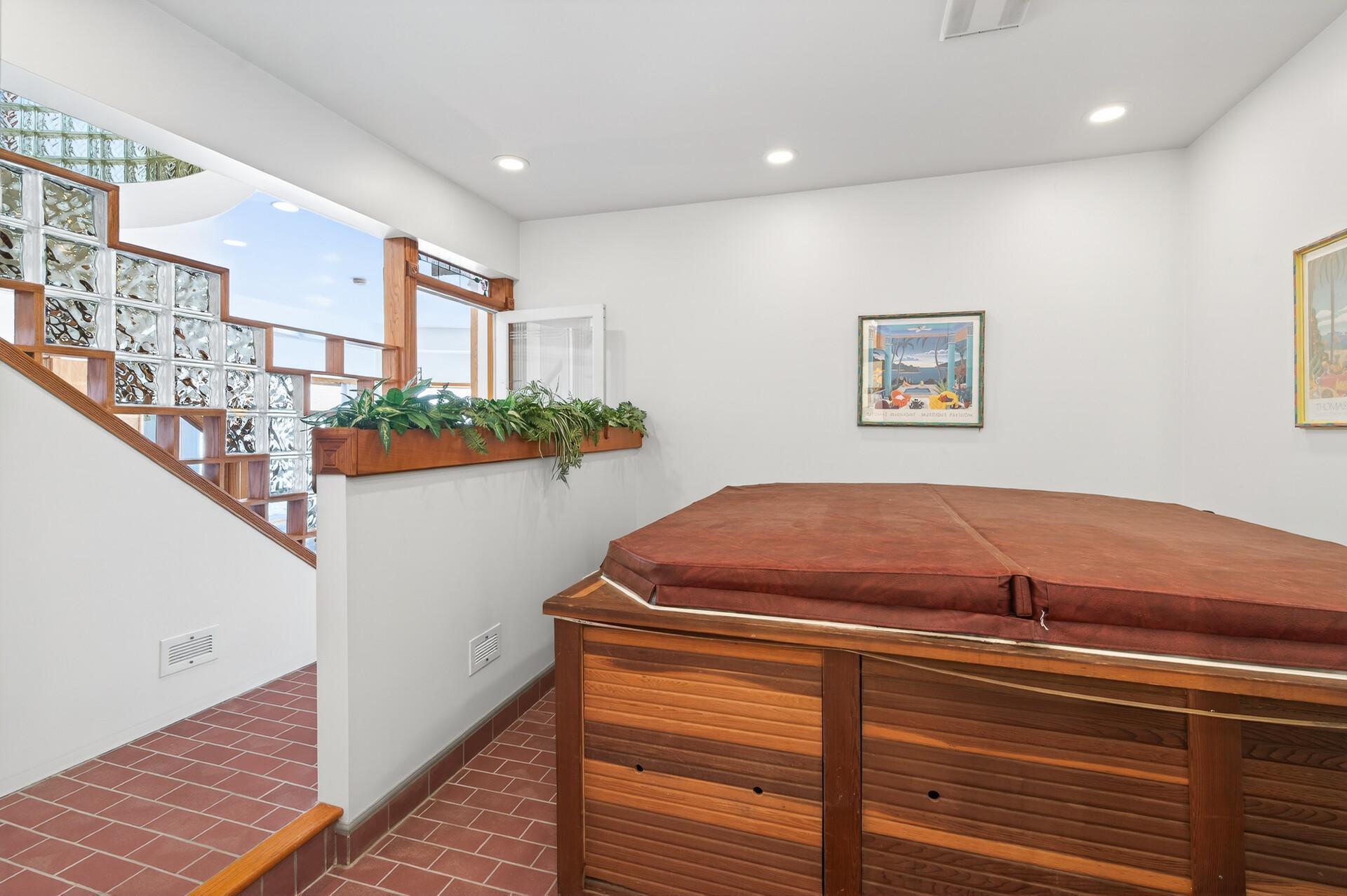 55 Interlachen Drive, Tonka Bay, MN