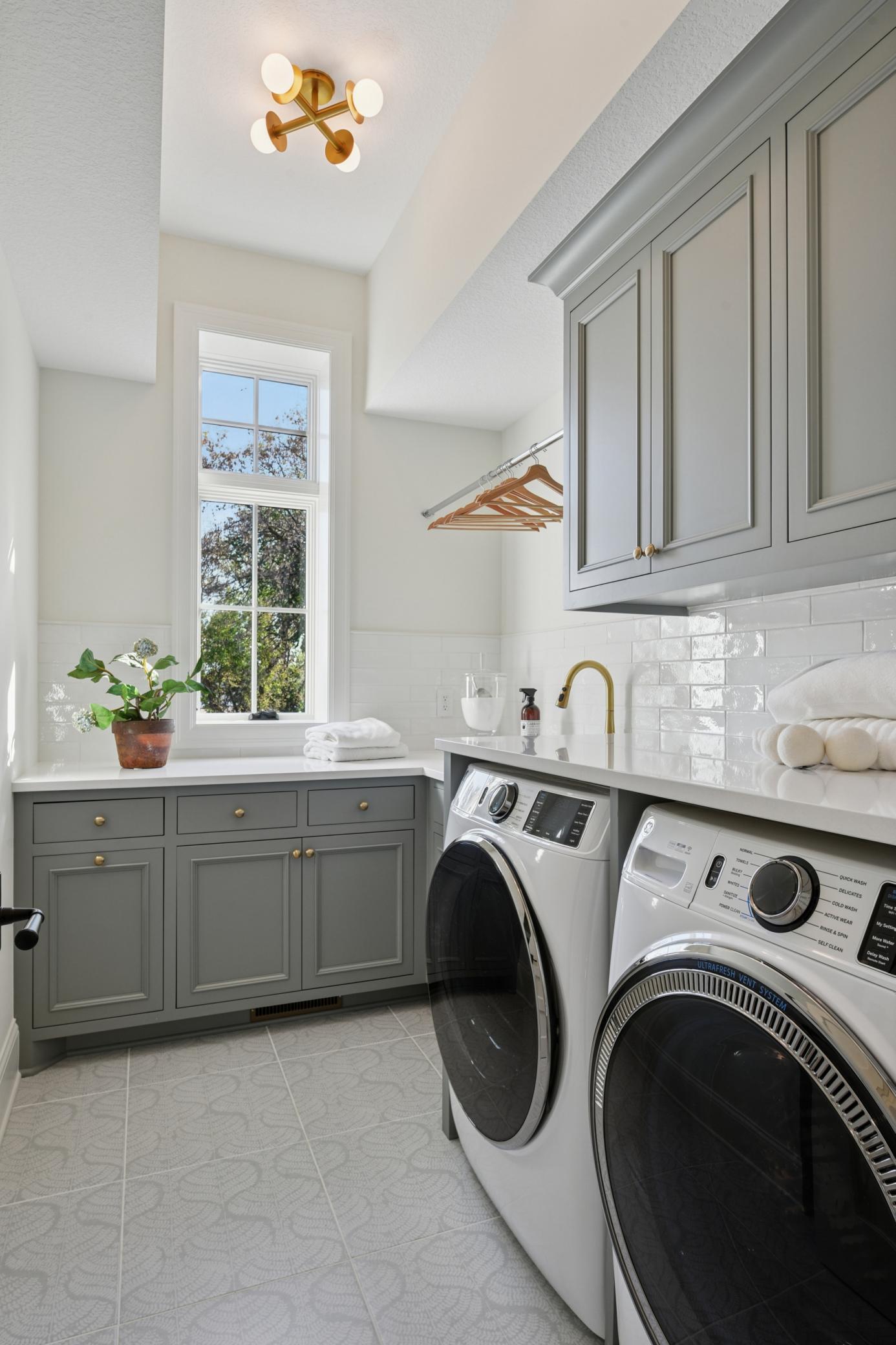 9414 Us-12, Independence, MN