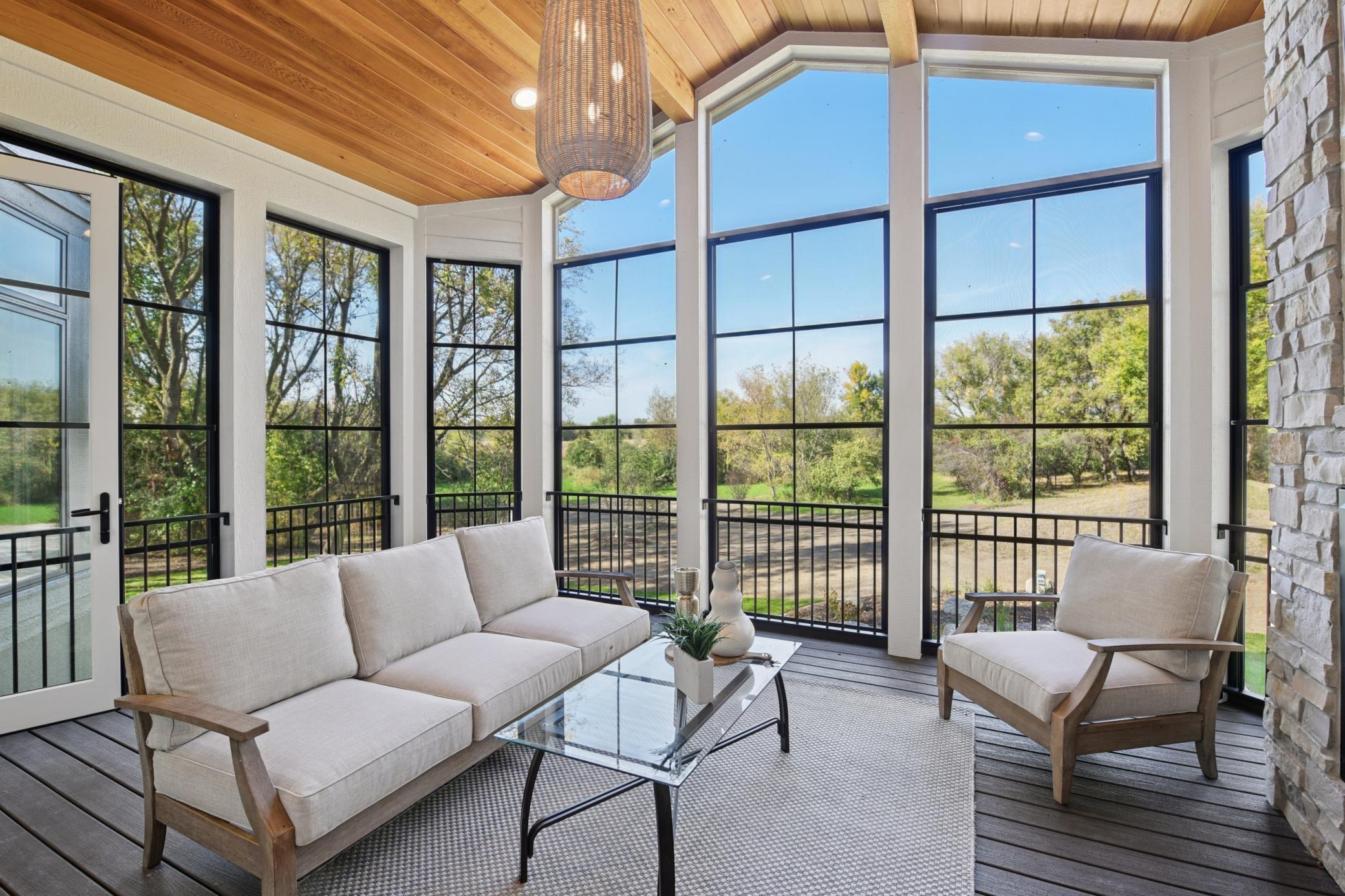 9414 Us-12, Independence, MN