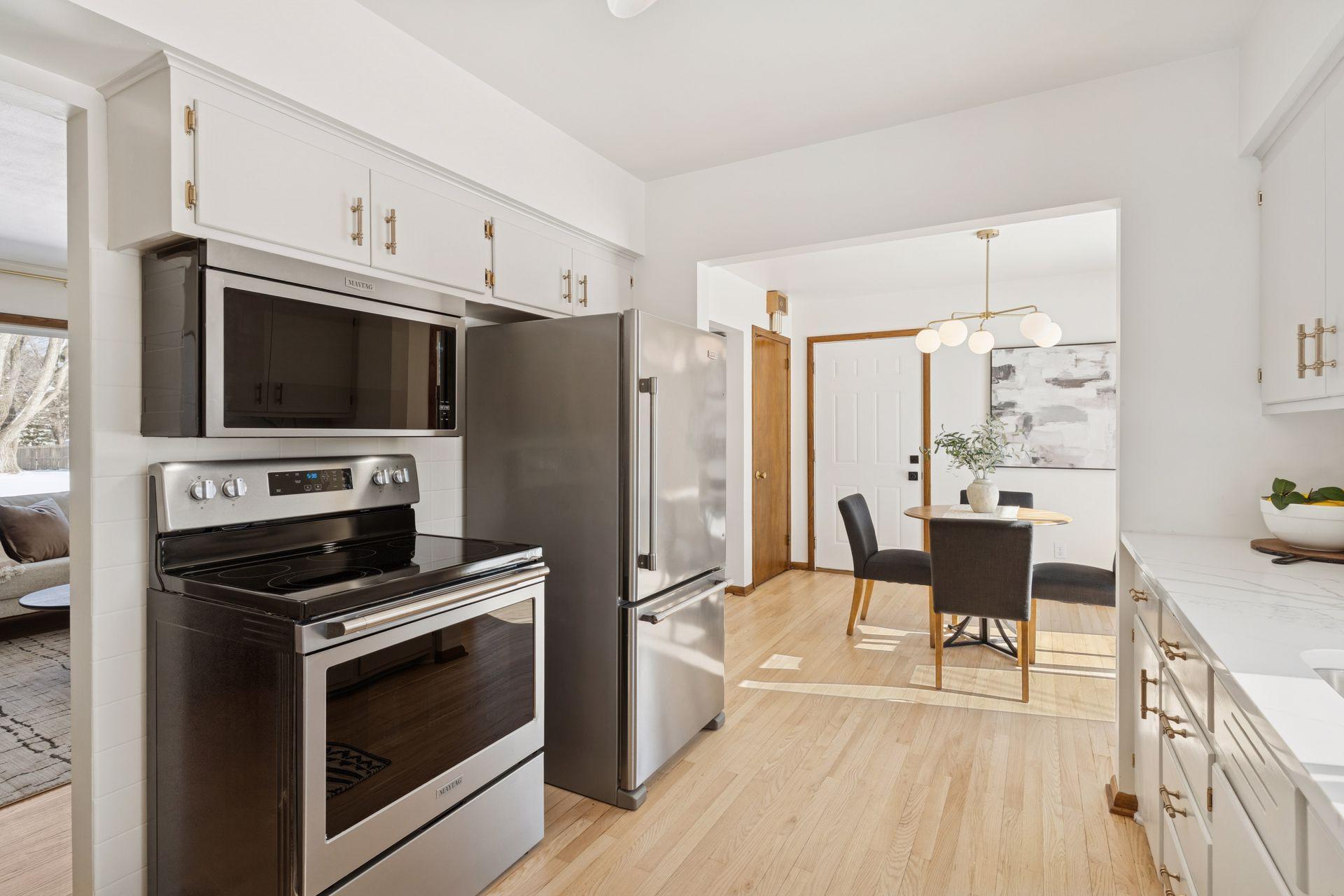 13413 Arthur Street W, Minnetonka, MN