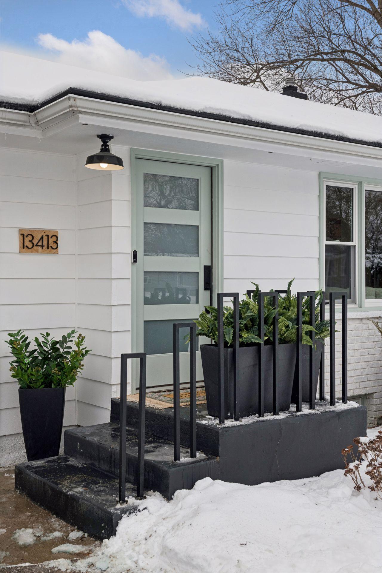 13413 Arthur Street W, Minnetonka, MN