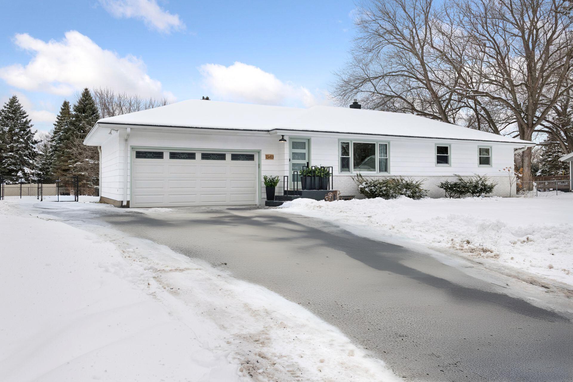 13413 Arthur Street W, Minnetonka, MN