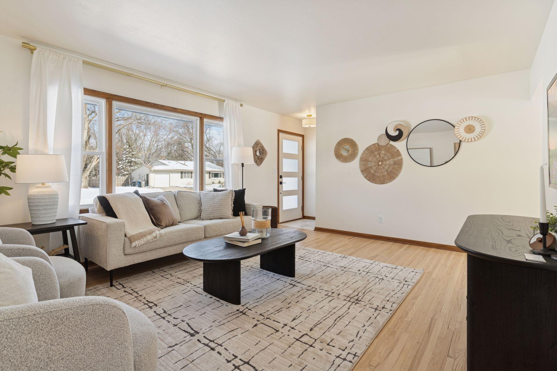 13413 Arthur Street W, Minnetonka, MN