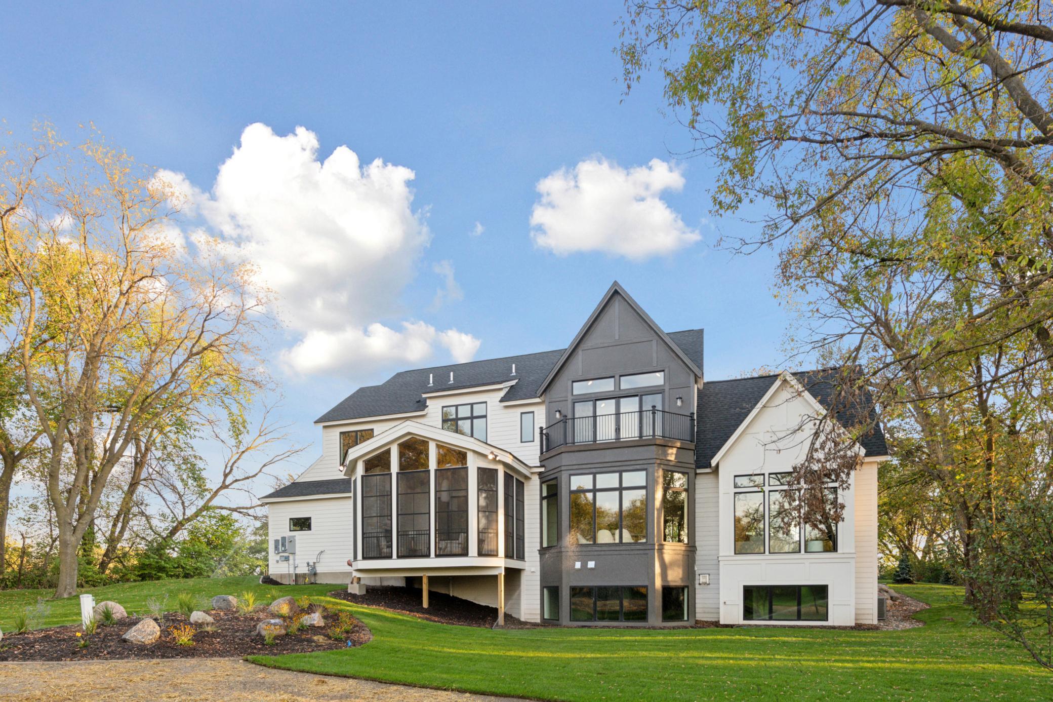 9414 Us-12, Independence, MN