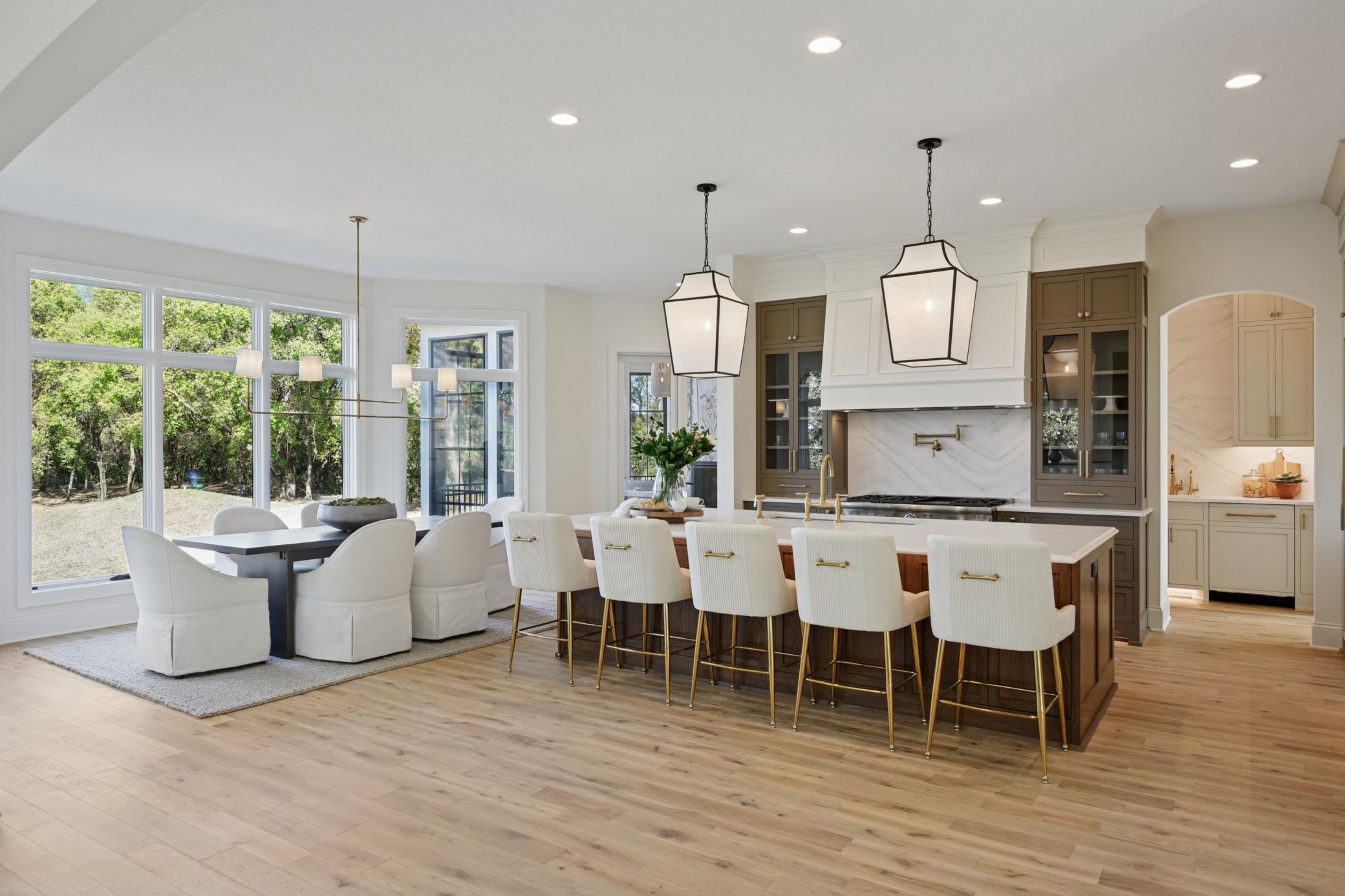 9414 Us-12, Independence, MN