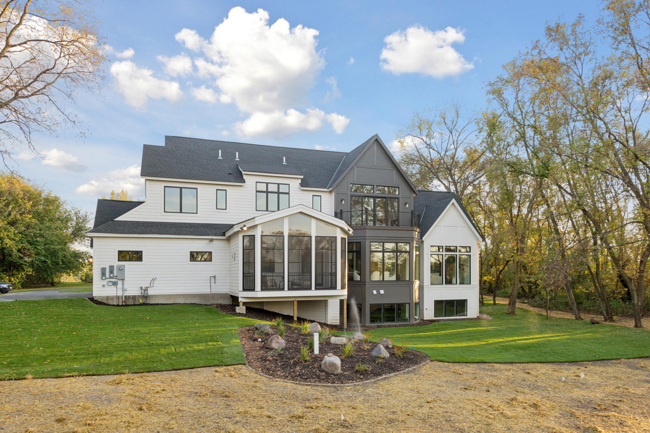 9414 Us-12, Independence, MN