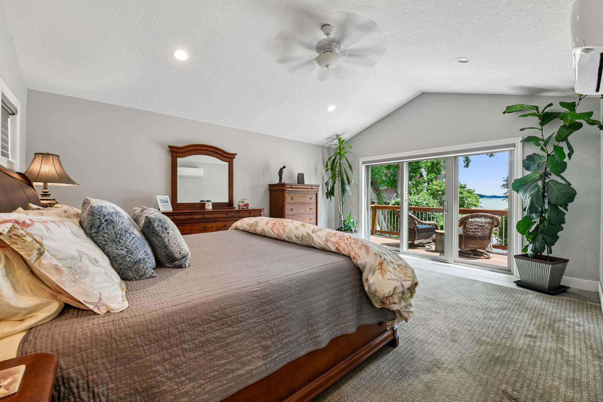 3001 Island View Drive, Mound, MN