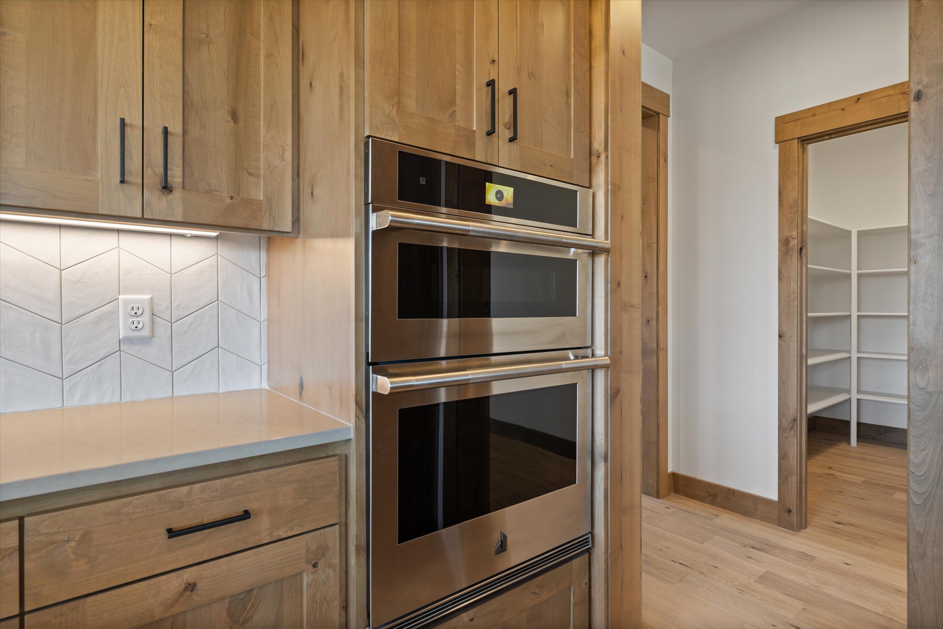 16543 SW Pinnacle Court, 697