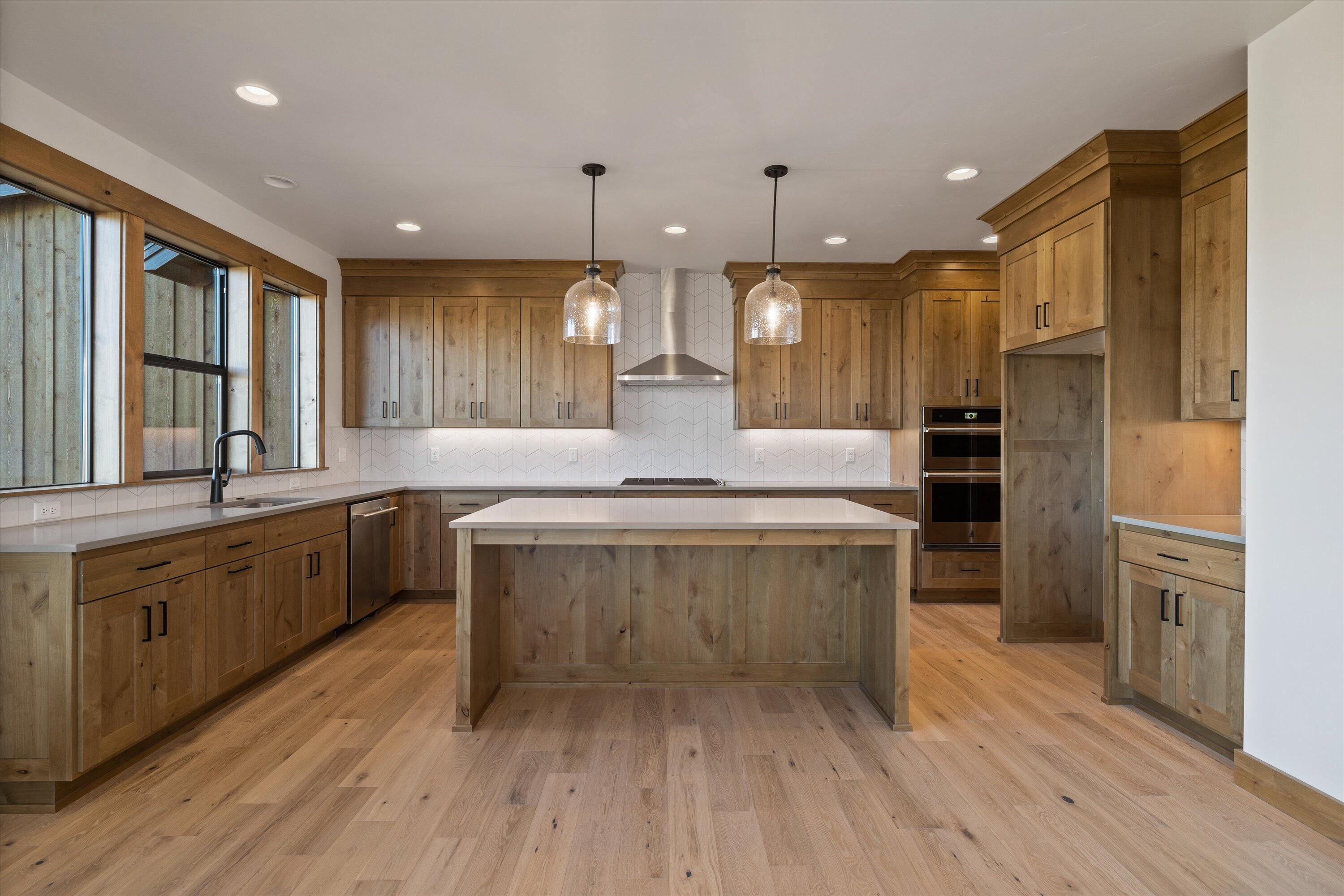 16543 SW Pinnacle Court, 697