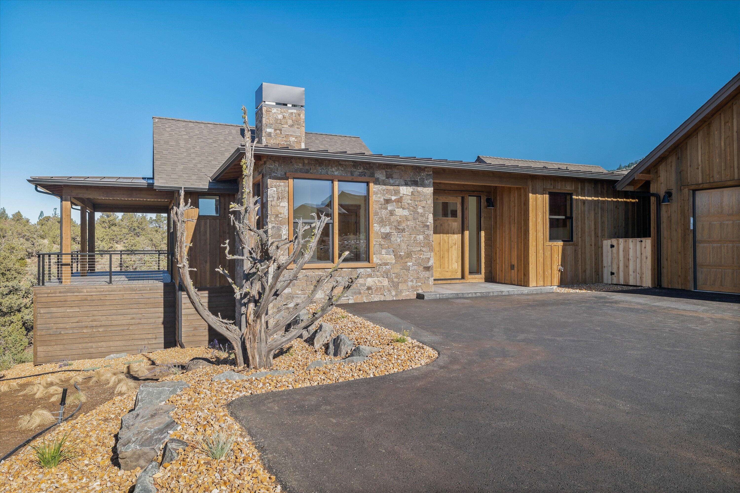 16543 SW Pinnacle Court, 697