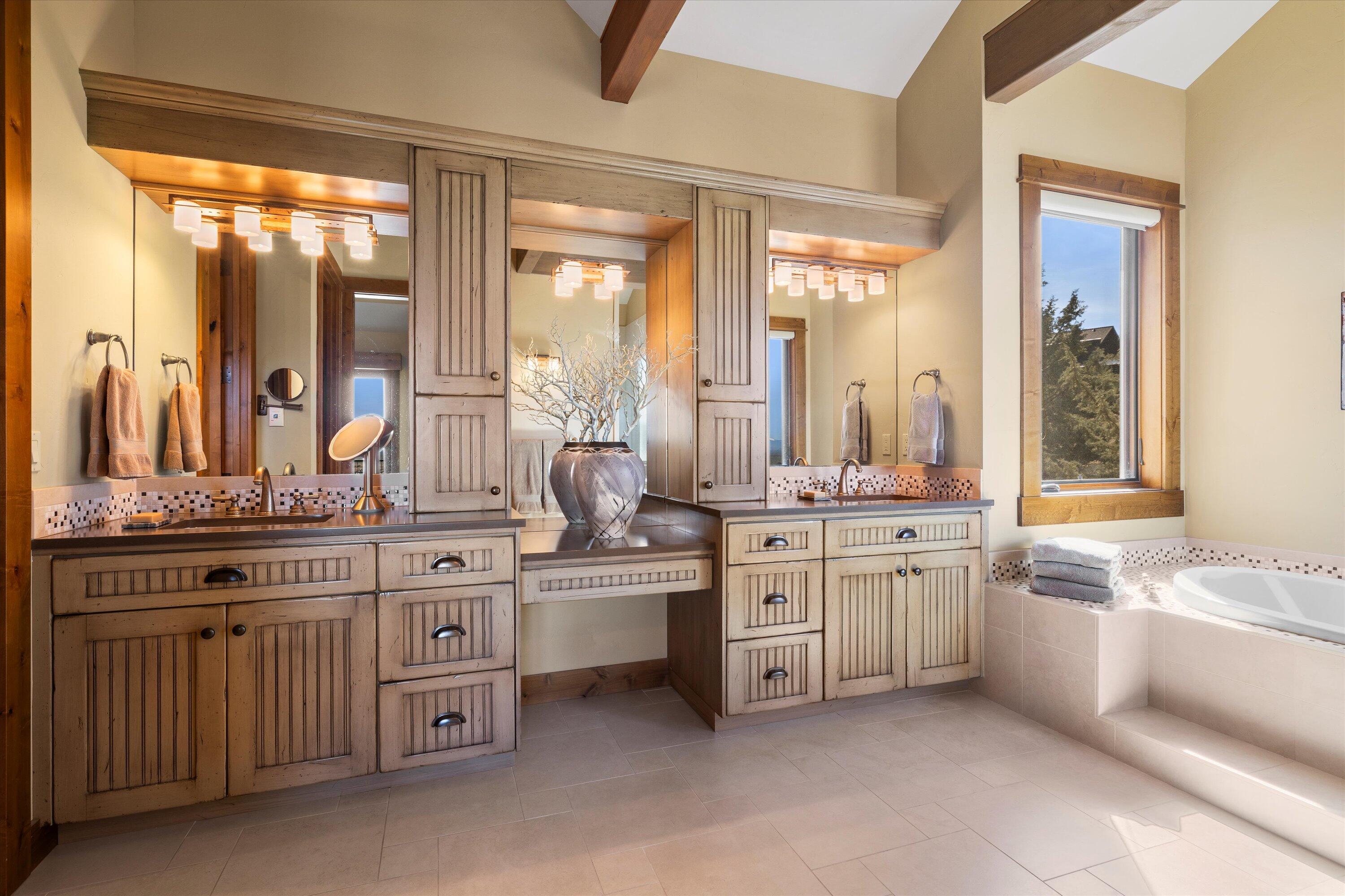 15403 SW Hope Vista Drive