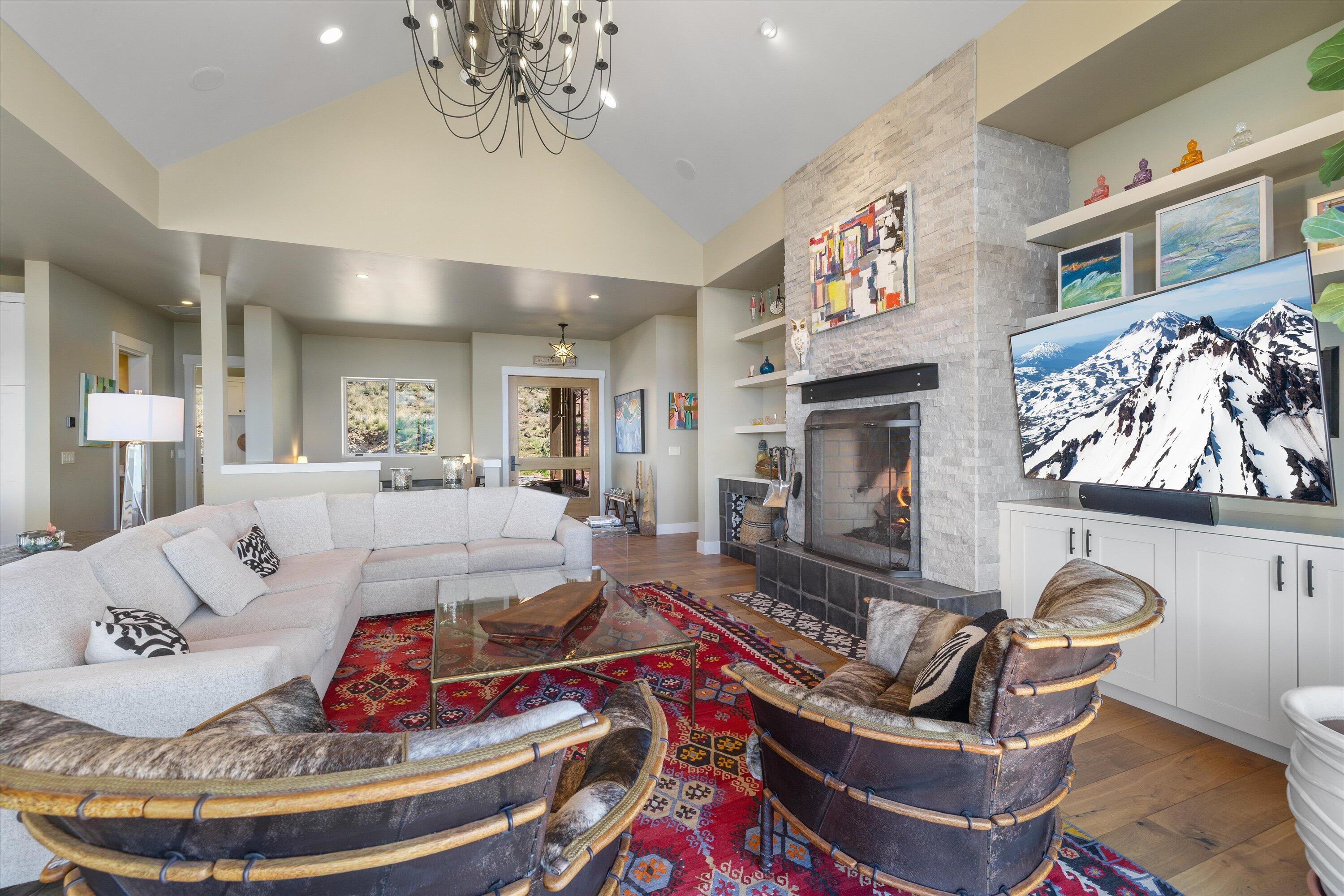 16228 SW Hat Rock Loop