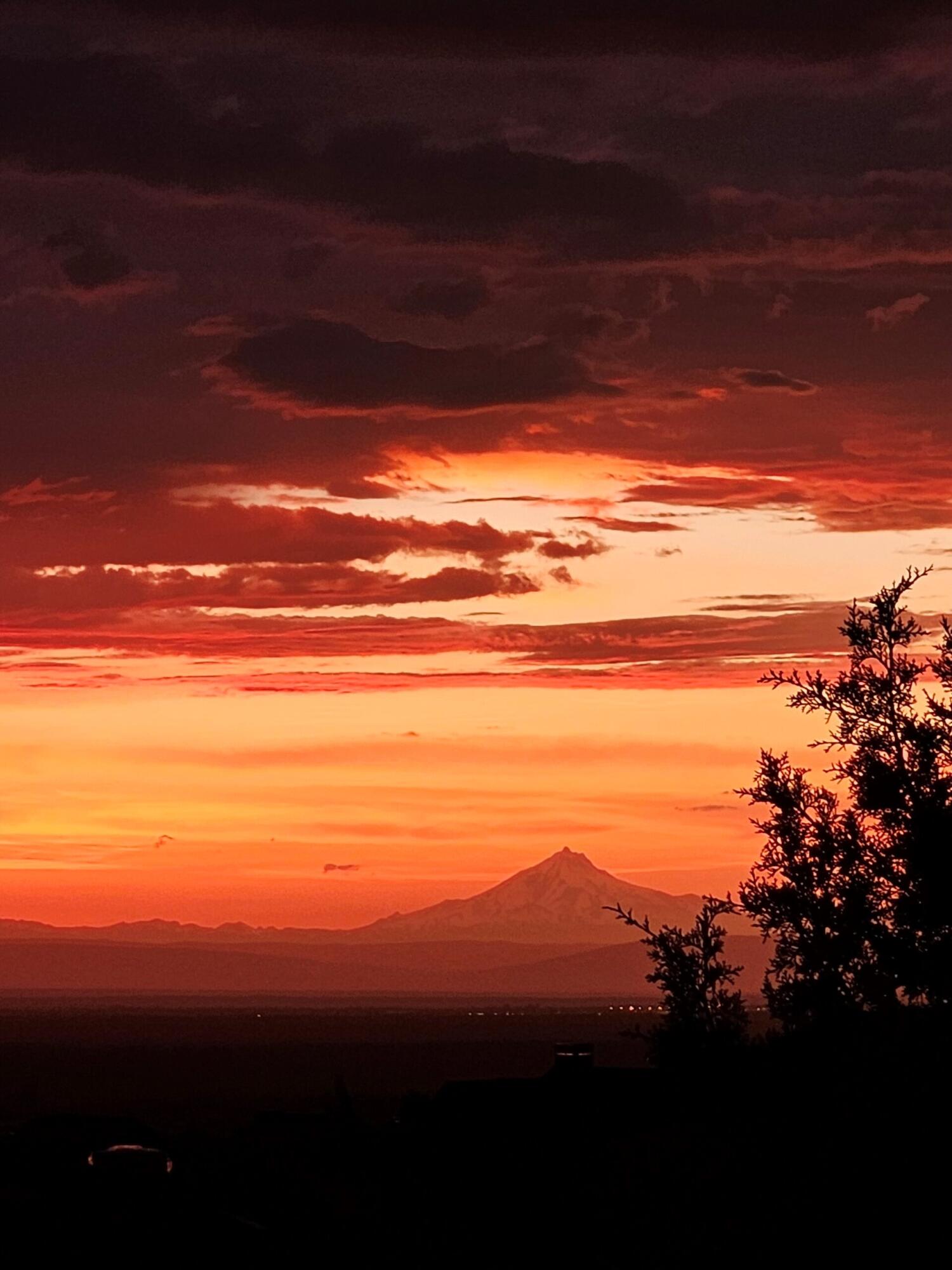 16228 SW Hat Rock Loop