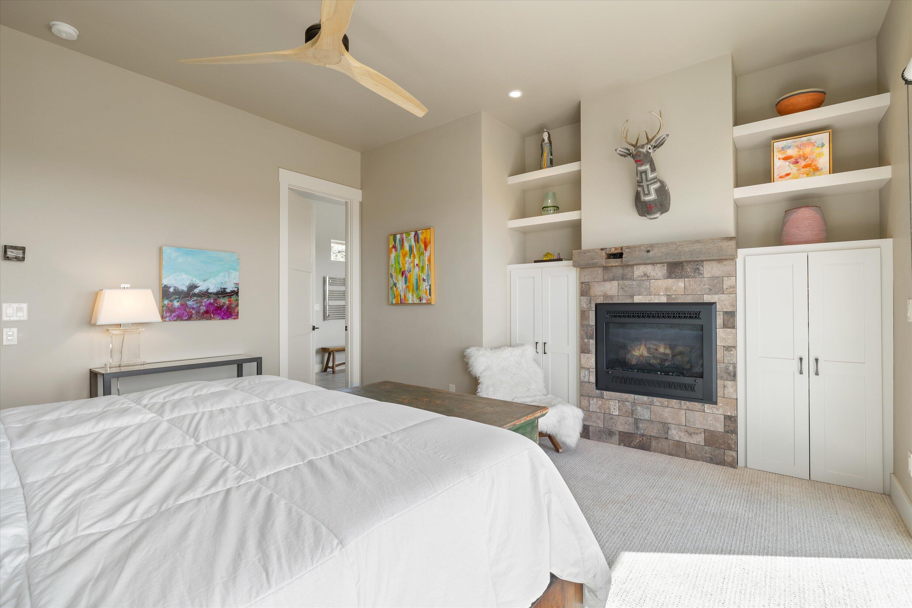 16228 SW Hat Rock Loop