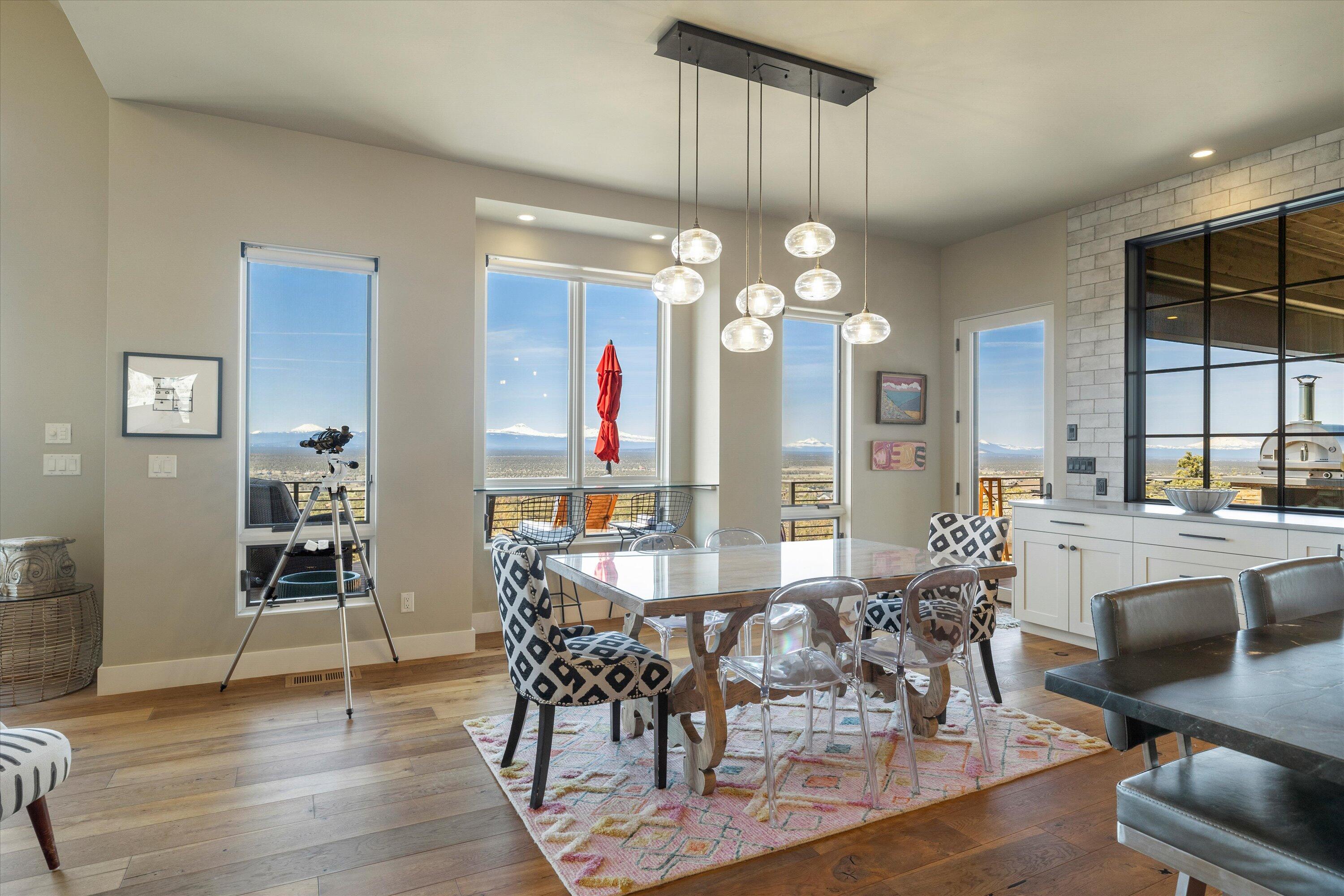 16228 SW Hat Rock Loop