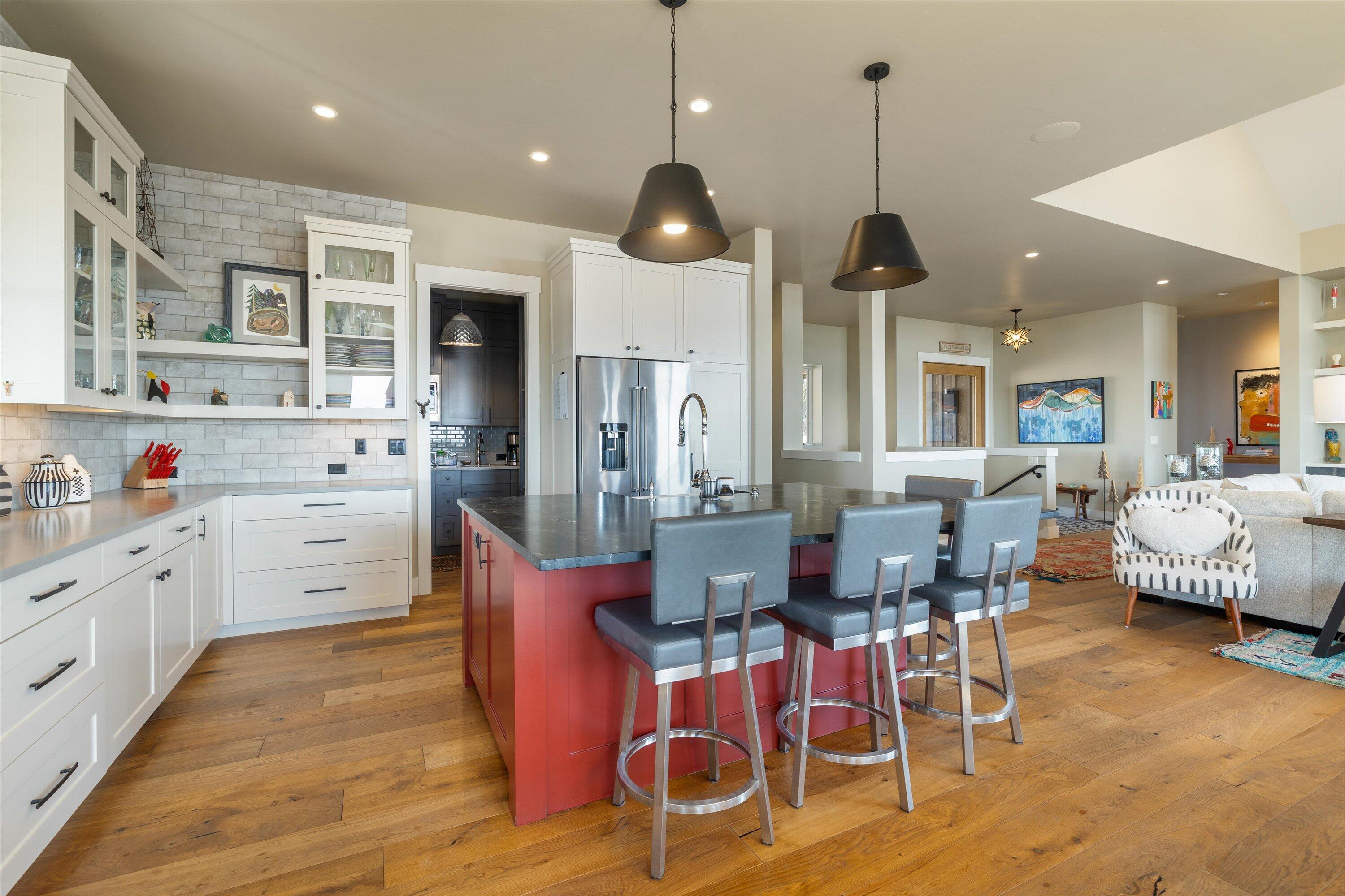 16228 SW Hat Rock Loop