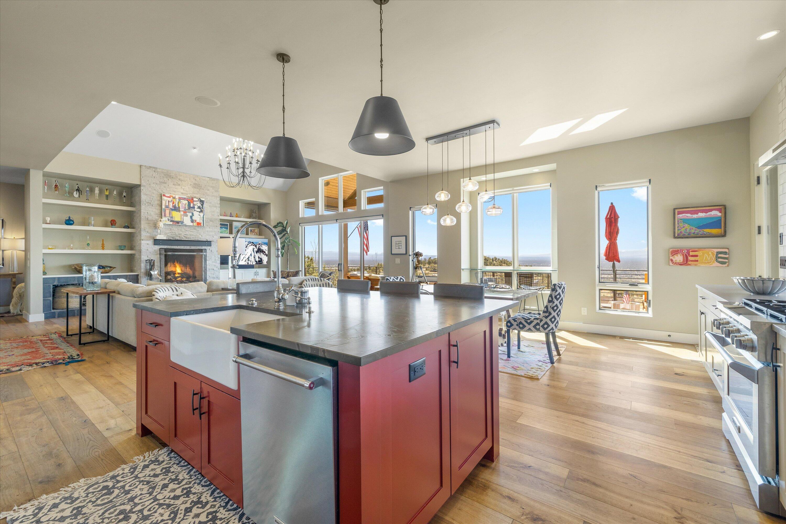 16228 SW Hat Rock Loop