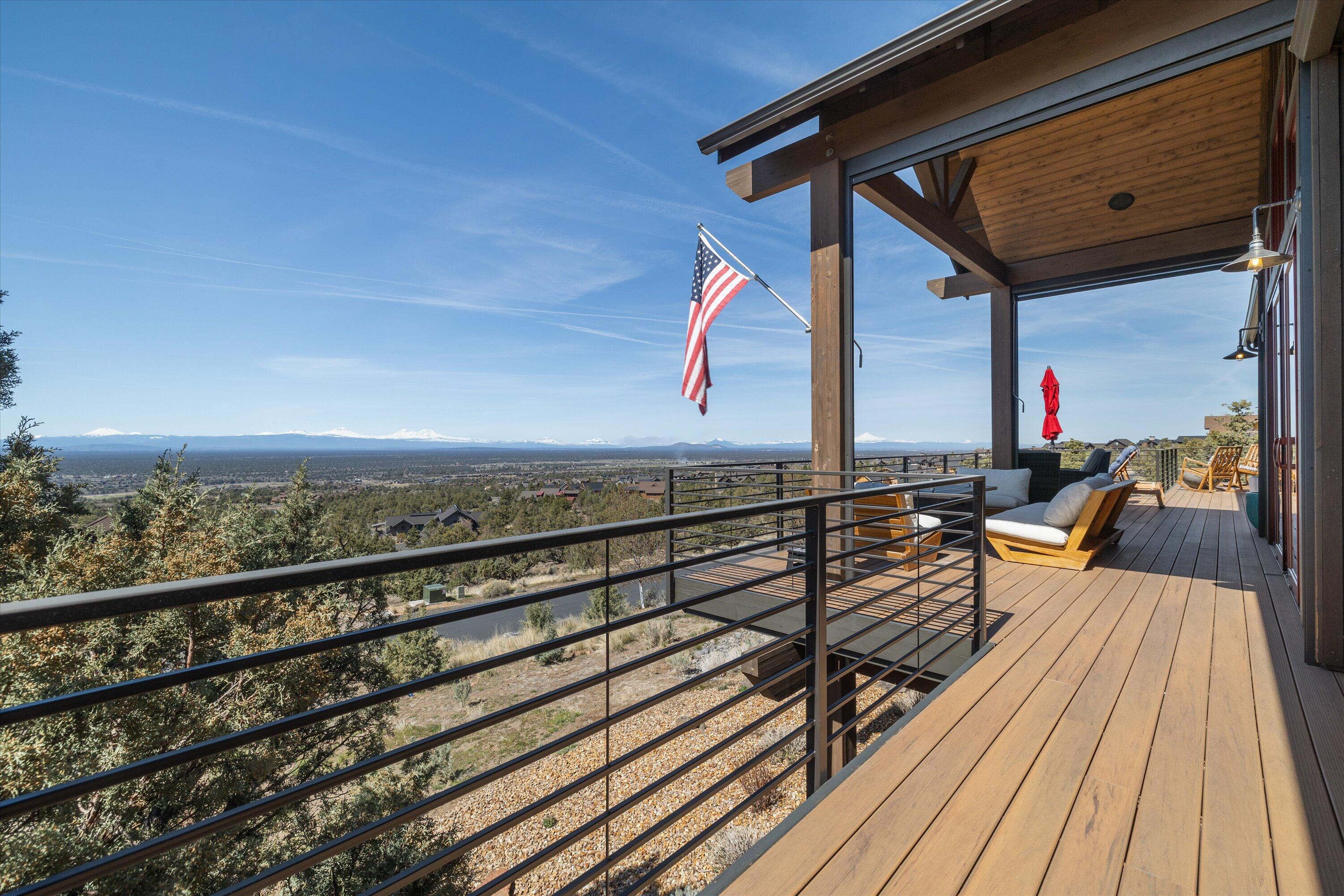 16228 SW Hat Rock Loop