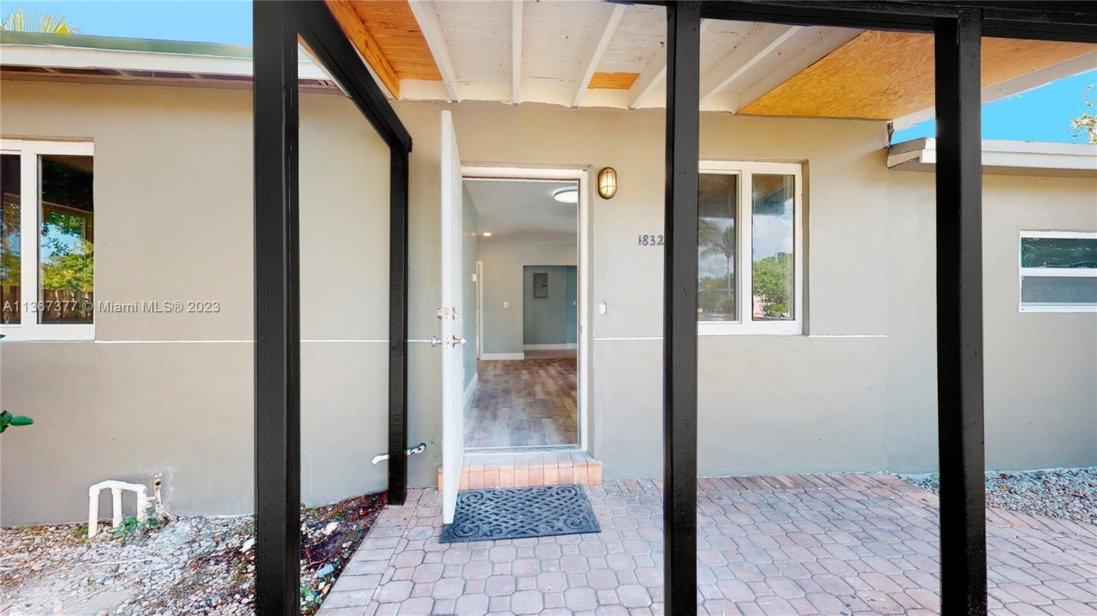 1832 NE 51st Ct