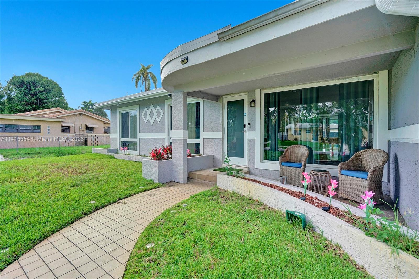 1093 Long Island Ave