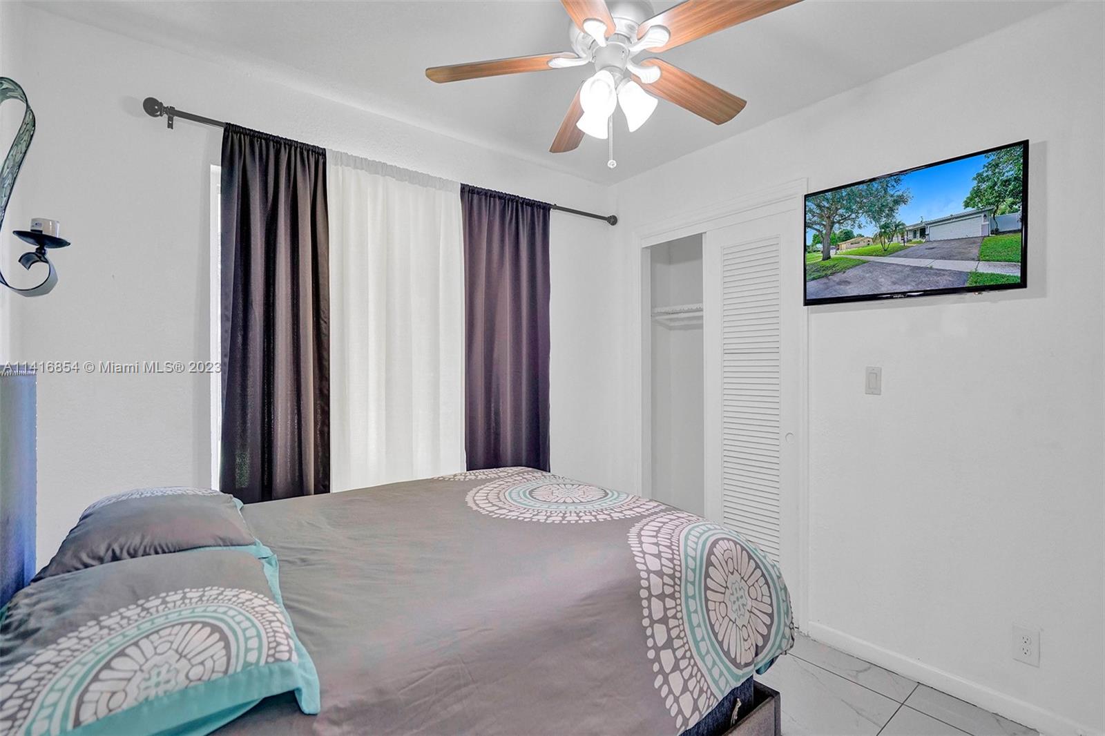 1093 Long Island Ave