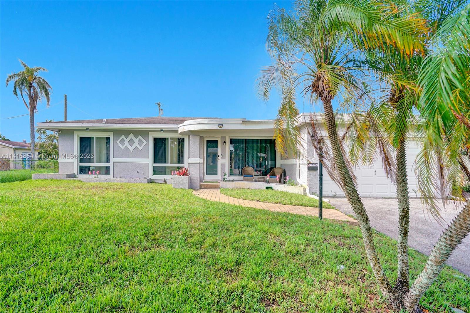 1093 Long Island Ave