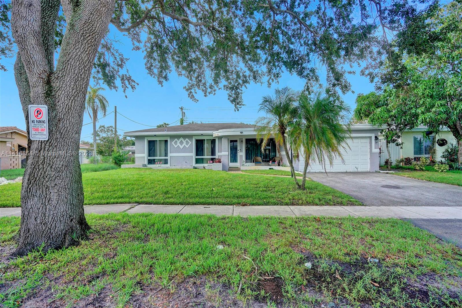 1093 Long Island Ave