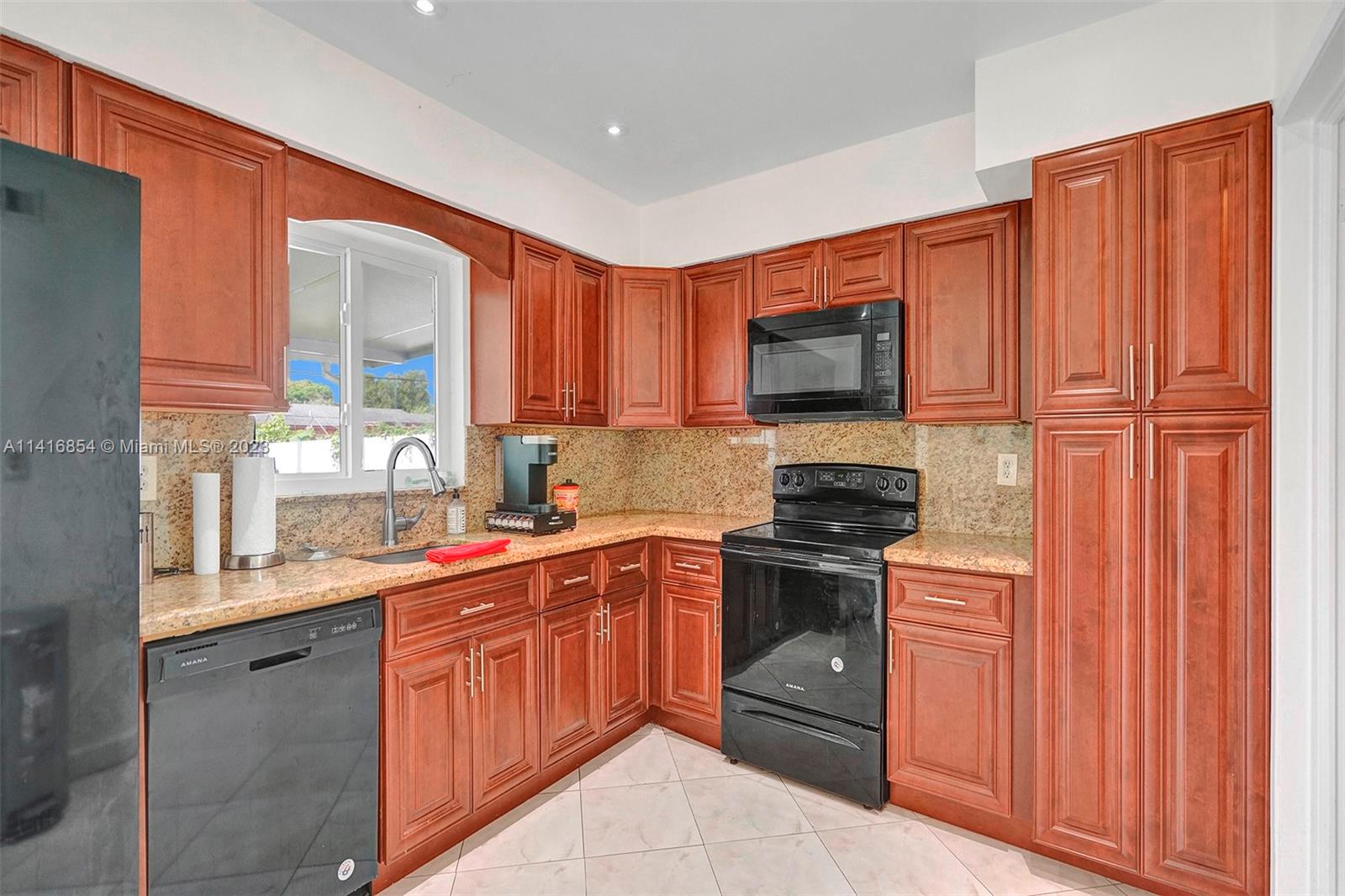 1093 Long Island Ave