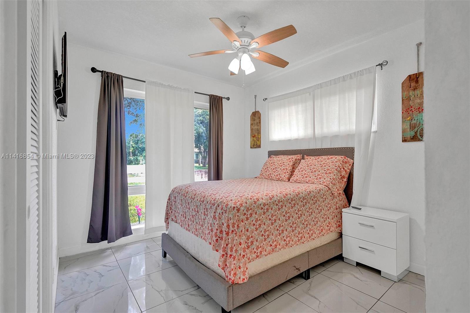 1093 Long Island Ave