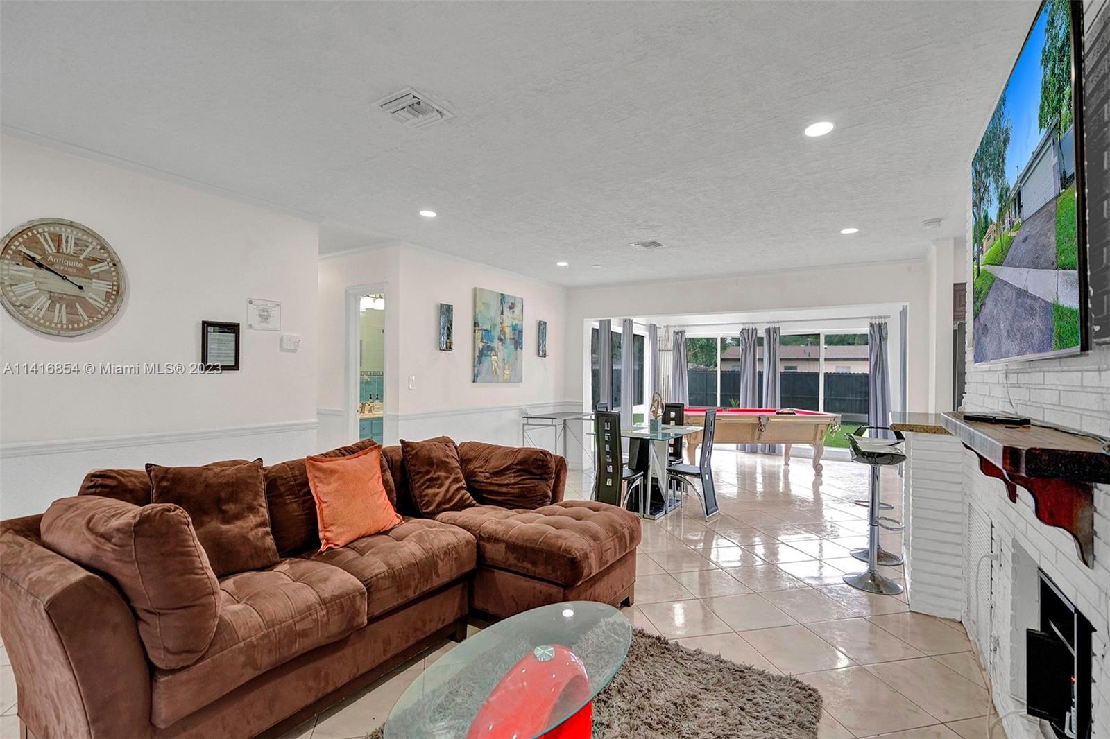 1093 Long Island Ave