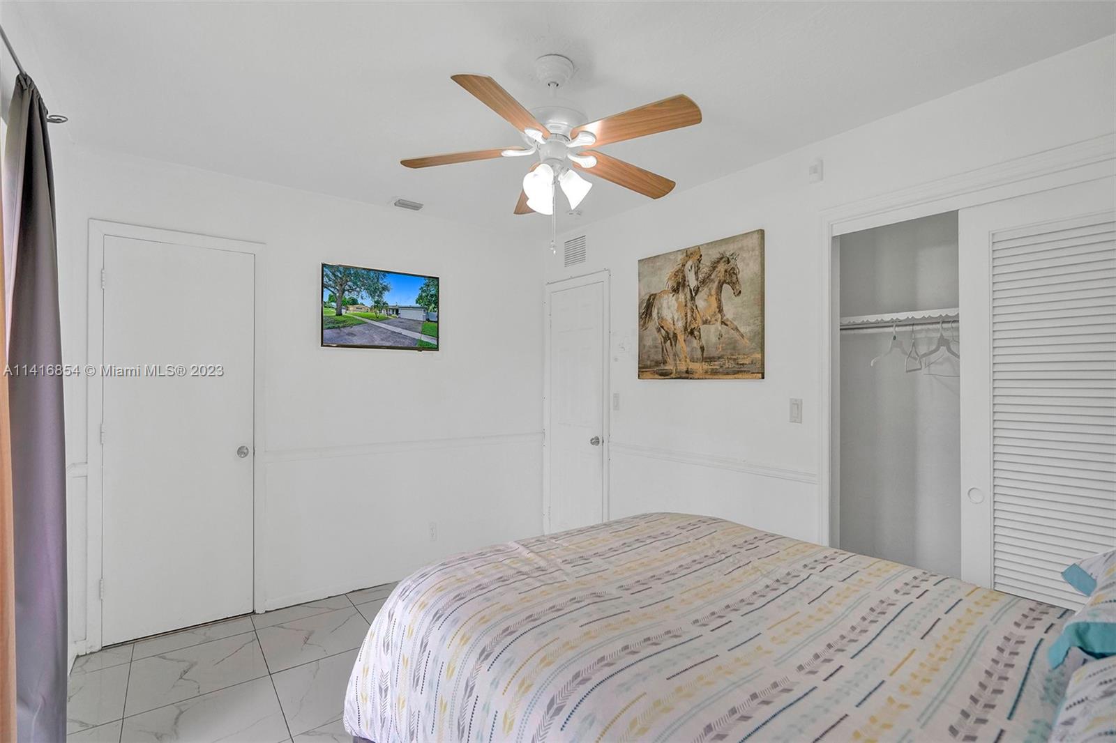 1093 Long Island Ave