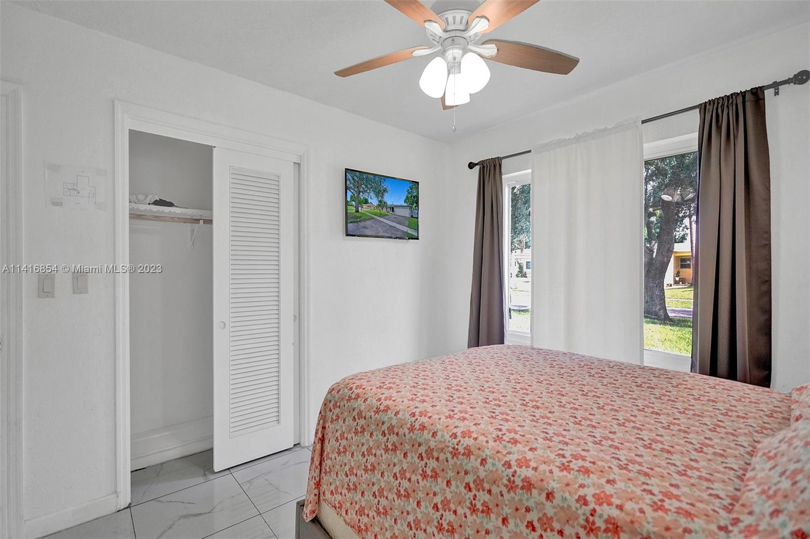 1093 Long Island Ave