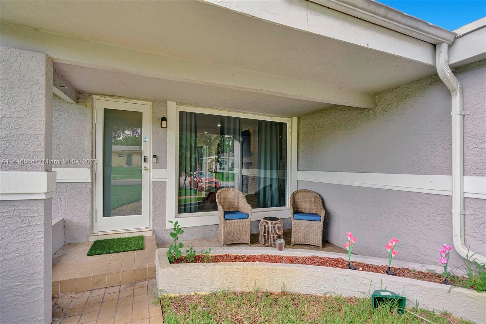 1093 Long Island Ave