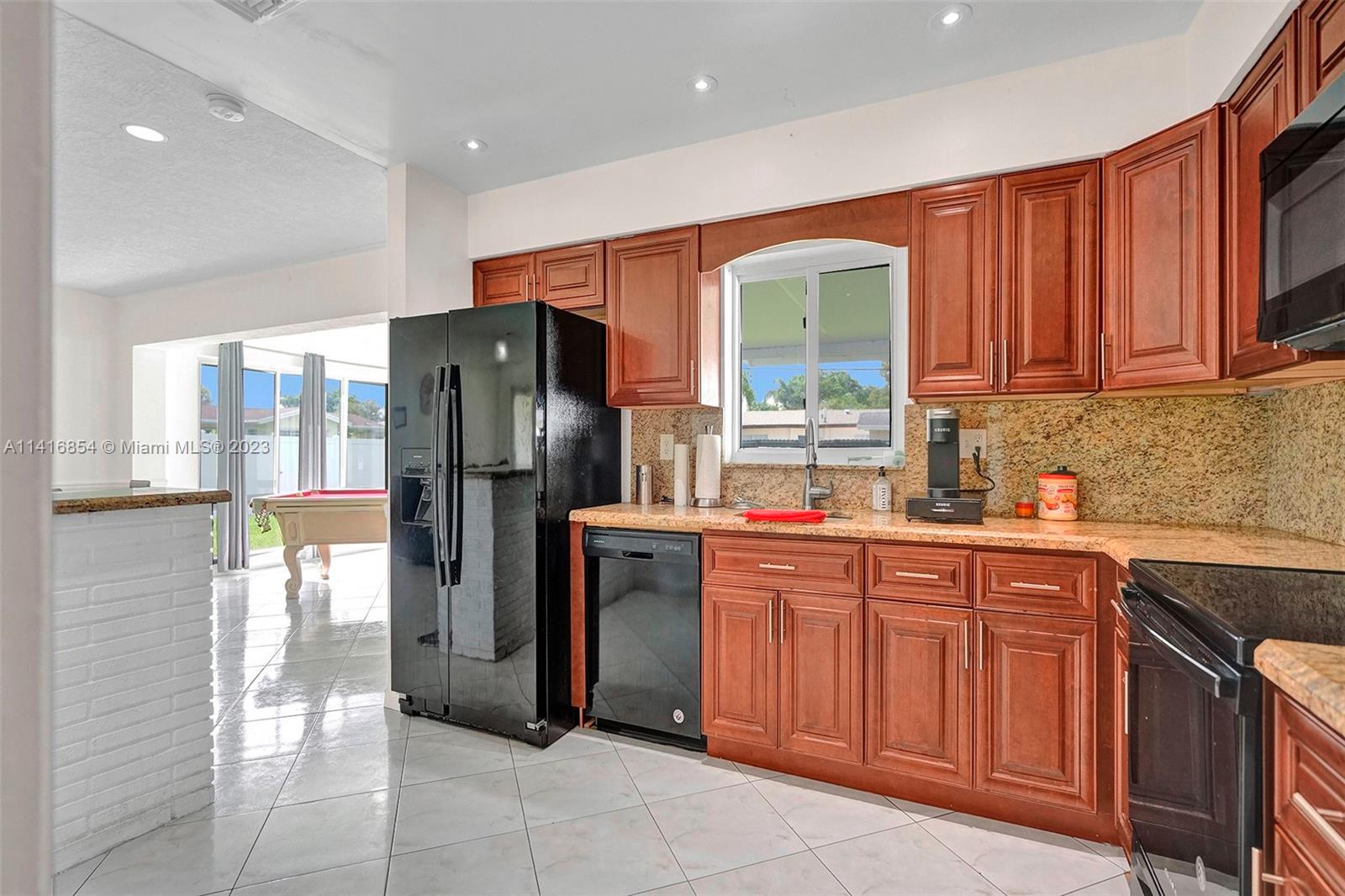 1093 Long Island Ave