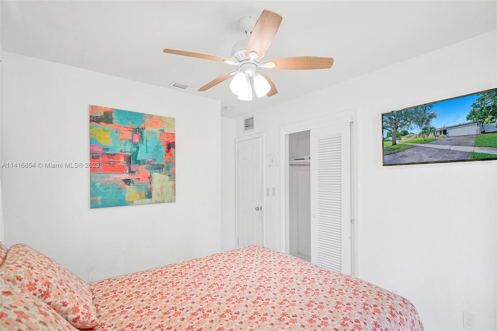 1093 Long Island Ave