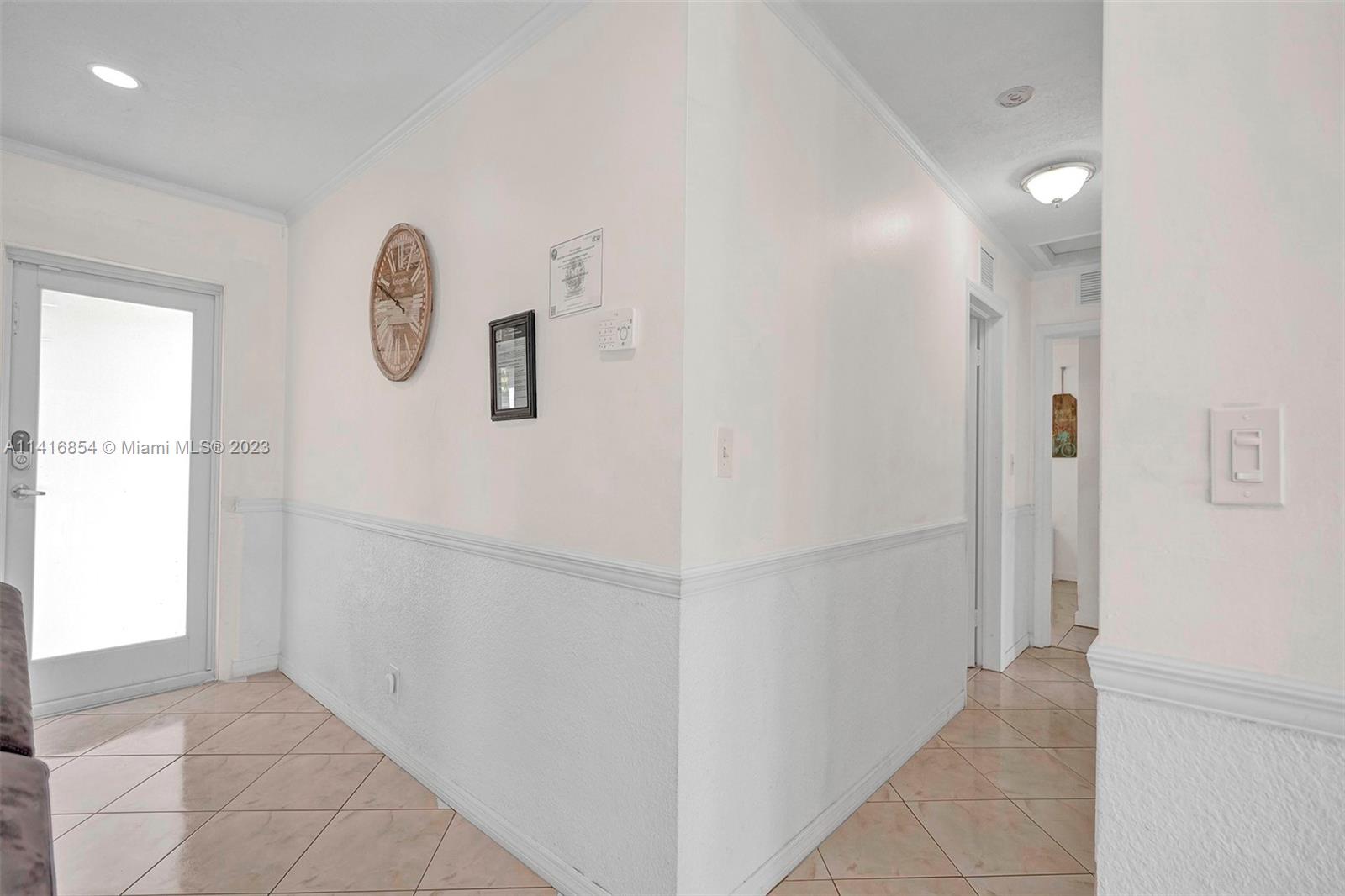 1093 Long Island Ave