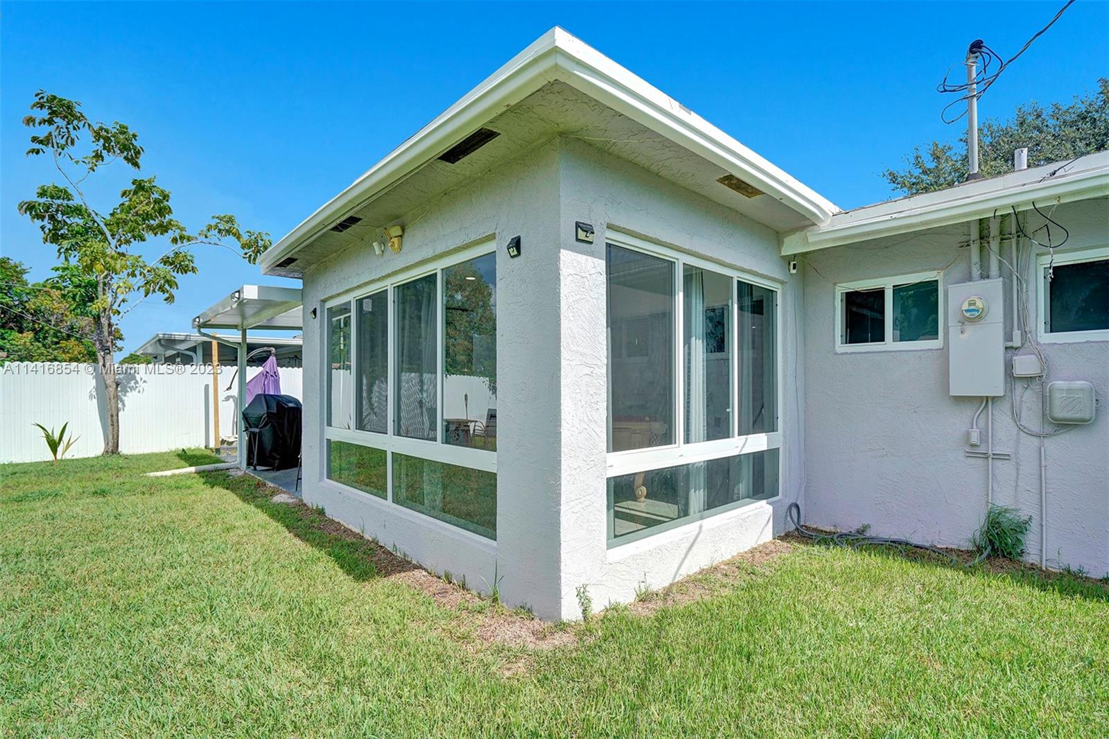 1093 Long Island Ave