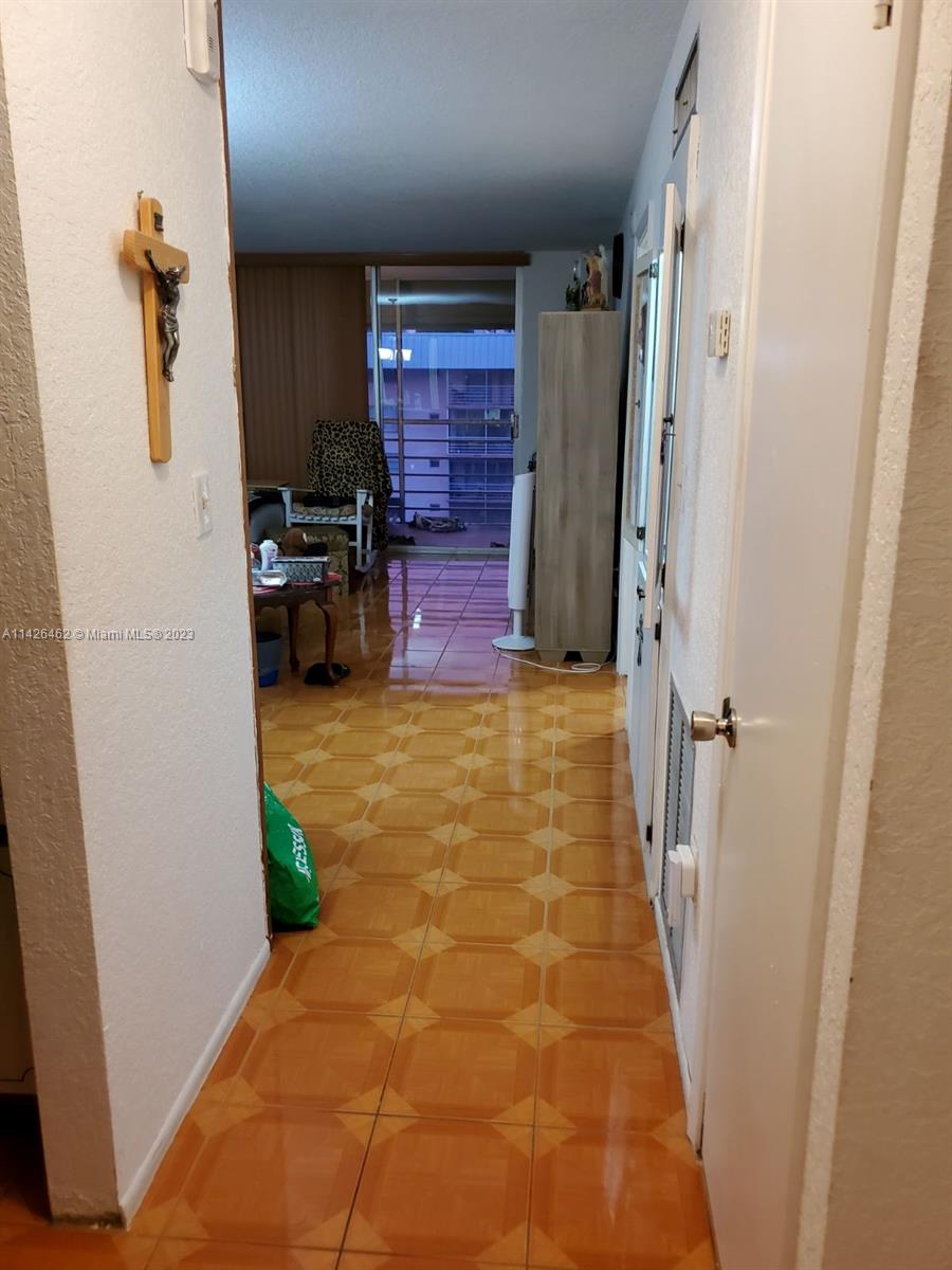 3725 NE 169th St # 408