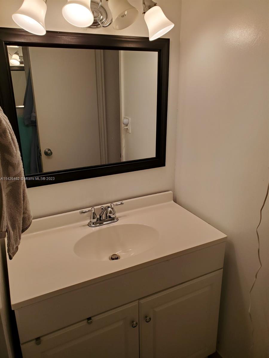 3725 NE 169th St # 408