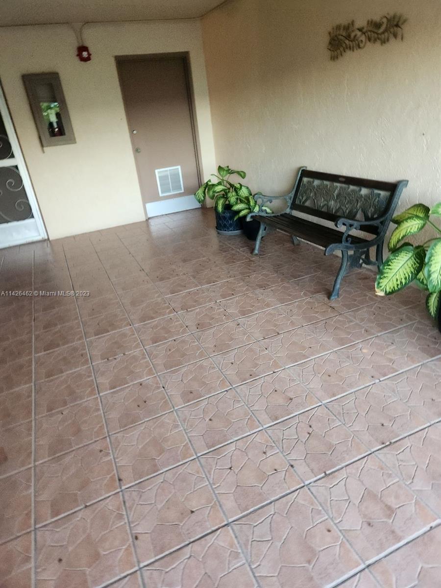 3725 NE 169th St # 408